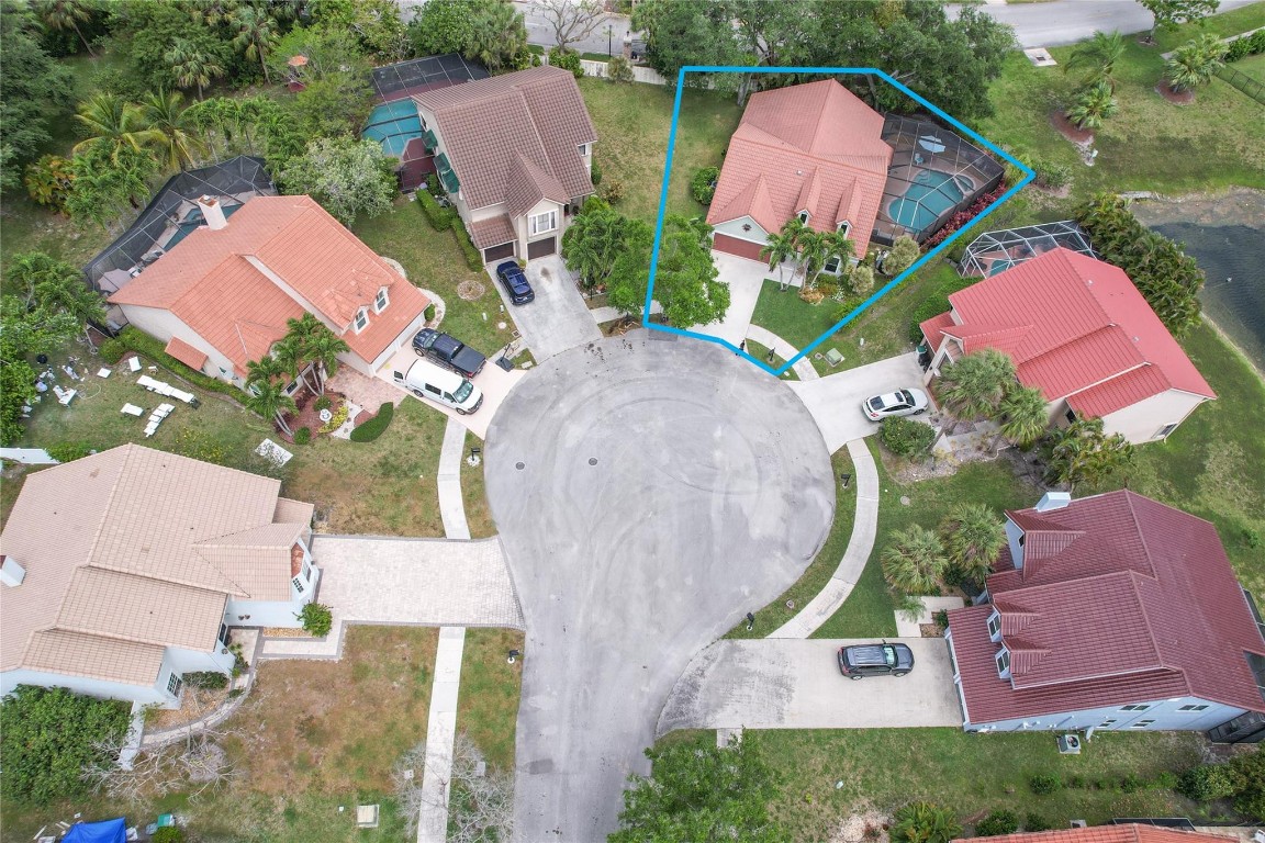 5910 NW 65th Ct