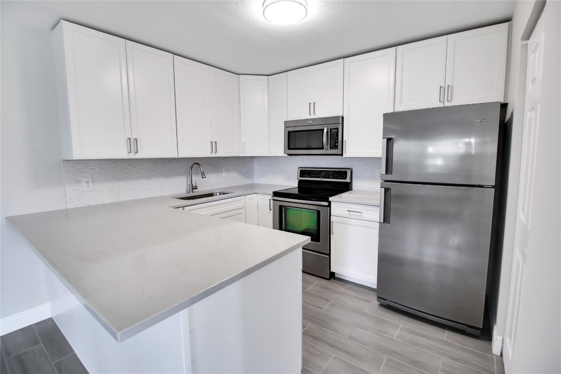 410 Pine Glen Lane D1, Greenacres Unit: D1