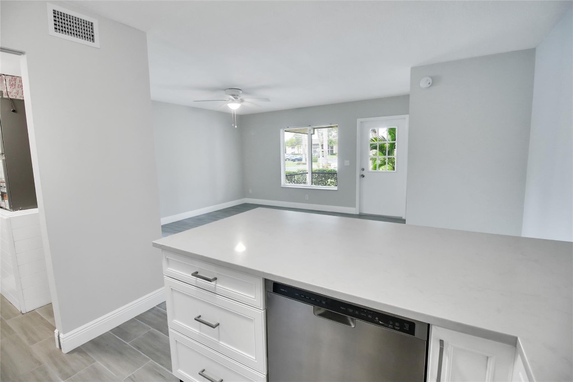 410 Pine Glen Lane D1, Greenacres Unit: D1