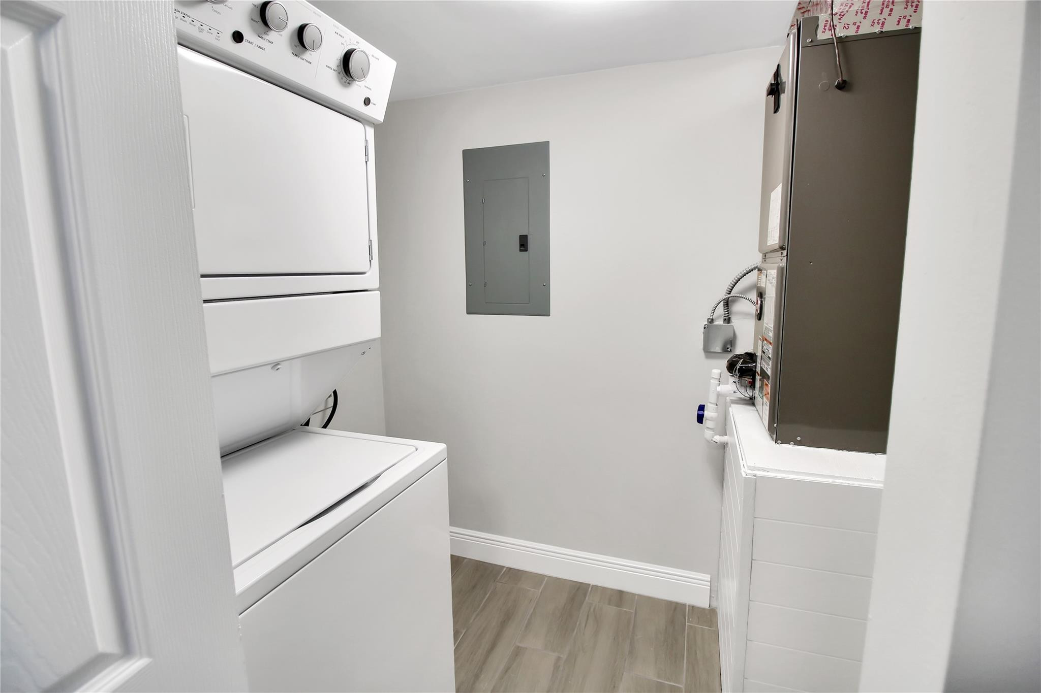 410 Pine Glen Lane D1, Greenacres Unit: D1