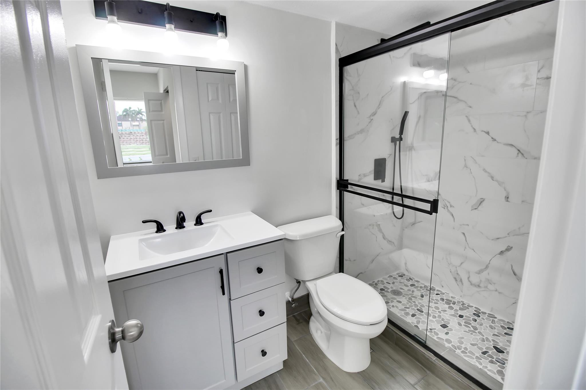 410 Pine Glen Lane D1, Greenacres Unit: D1