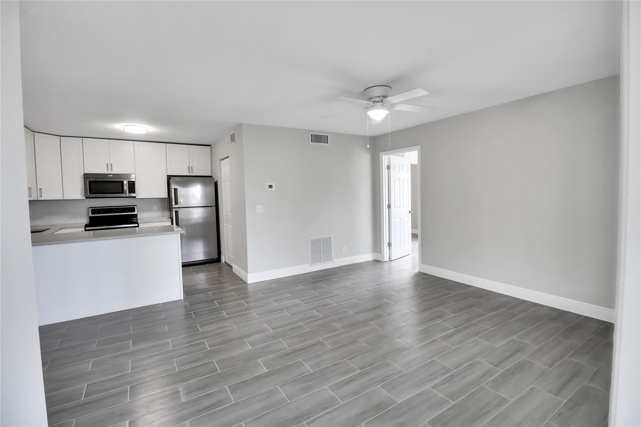 410 Pine Glen Lane D1, Greenacres Unit: D1