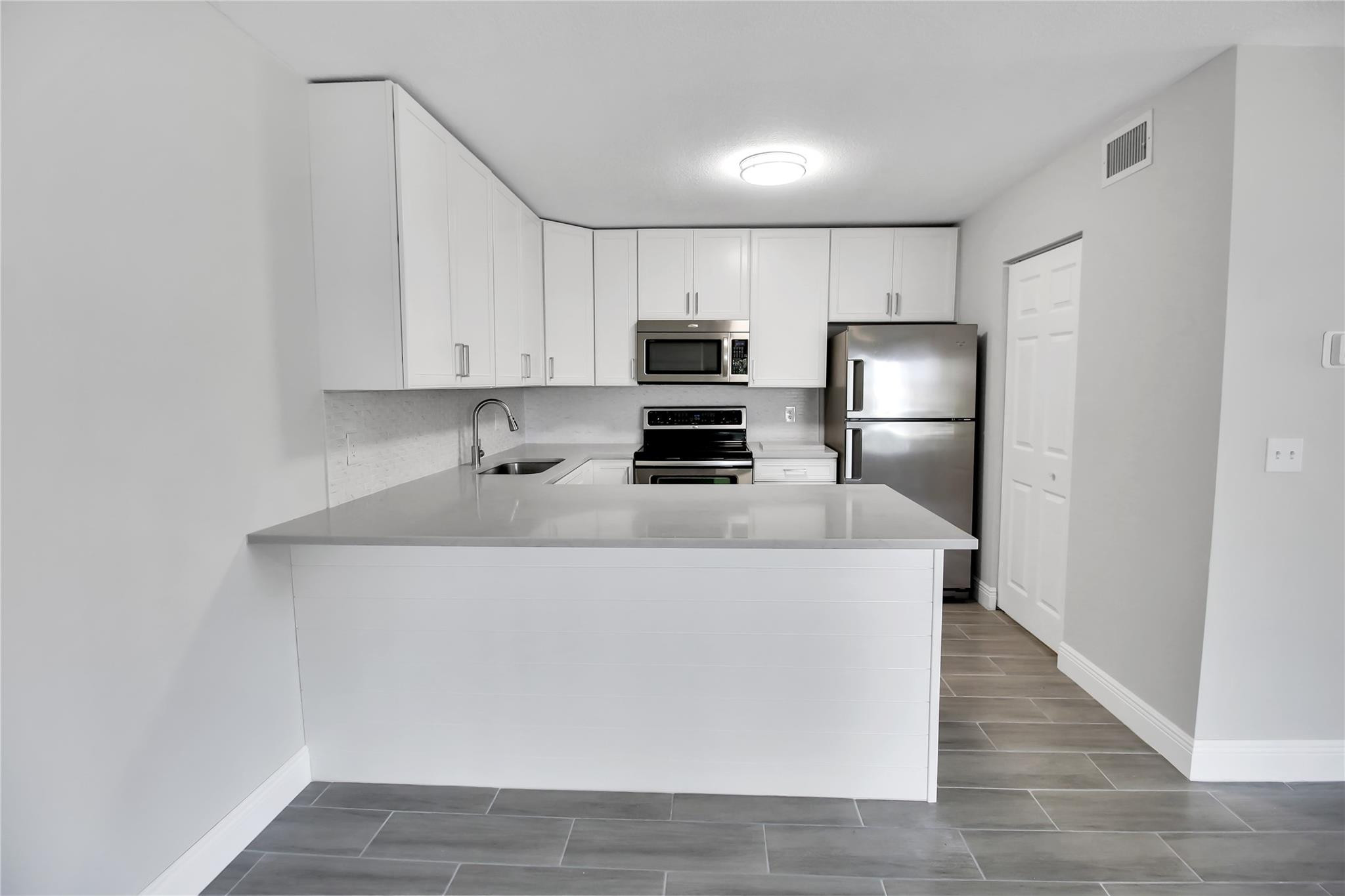 410 Pine Glen Lane D1, Greenacres Unit: D1