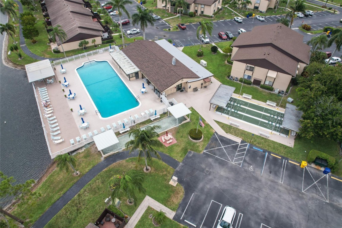 410 Pine Glen Lane D1, Greenacres Unit: D1