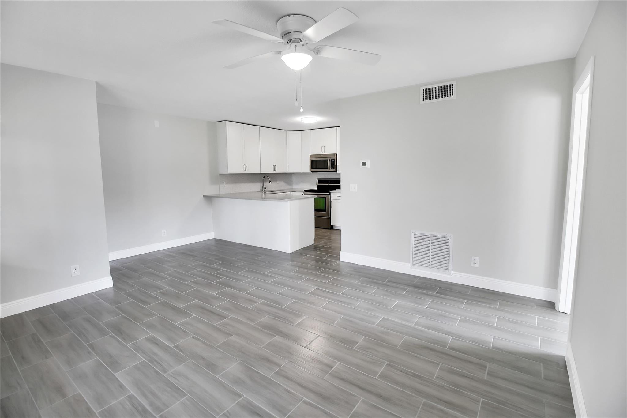 410 Pine Glen Lane D1, Greenacres Unit: D1