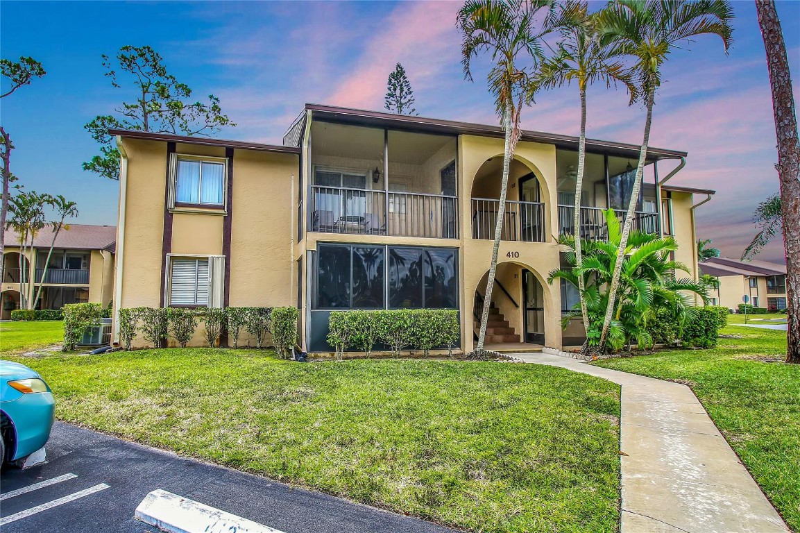 410 Pine Glen Lane D1, Greenacres Unit: D1