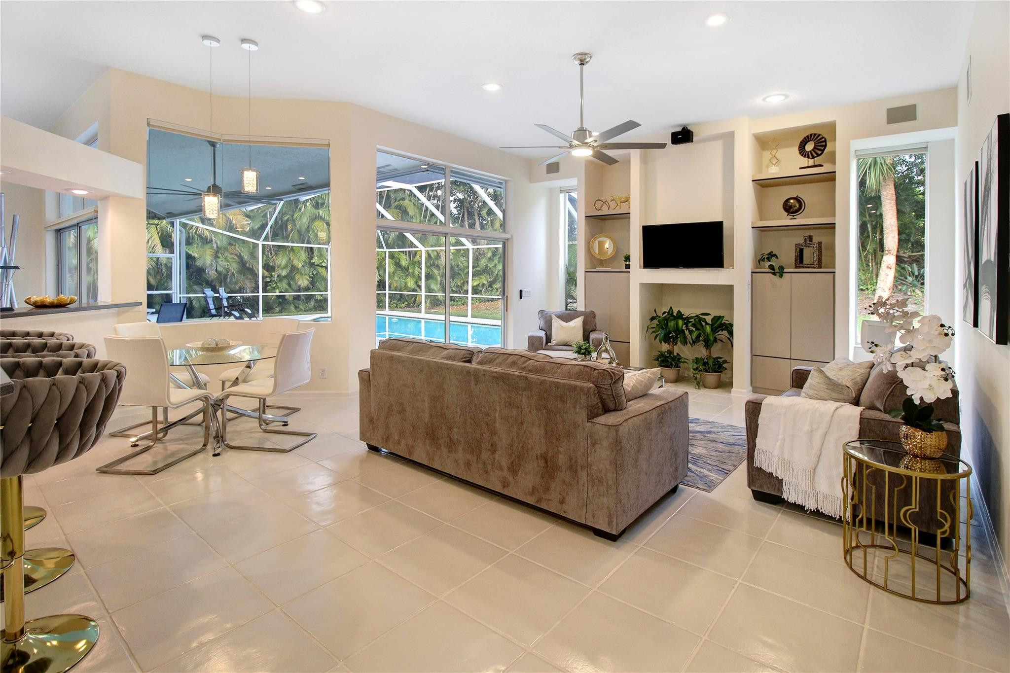 7042 NW 66th Ter