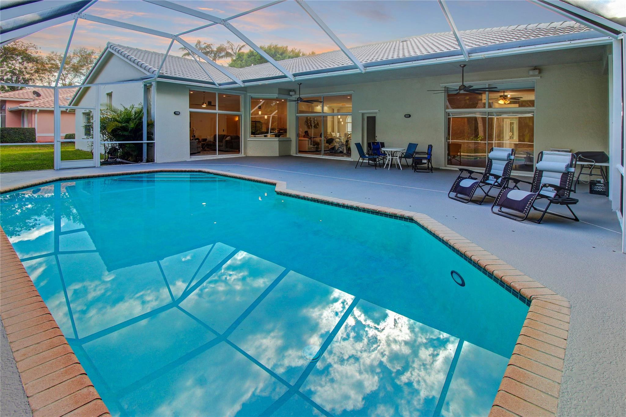 7042 NW 66th Ter
