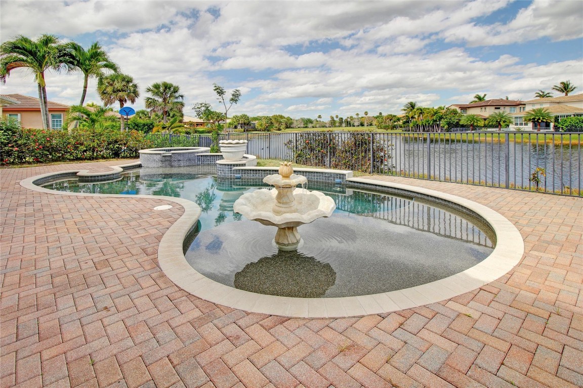 7992 NW 109th Lane, Parkland