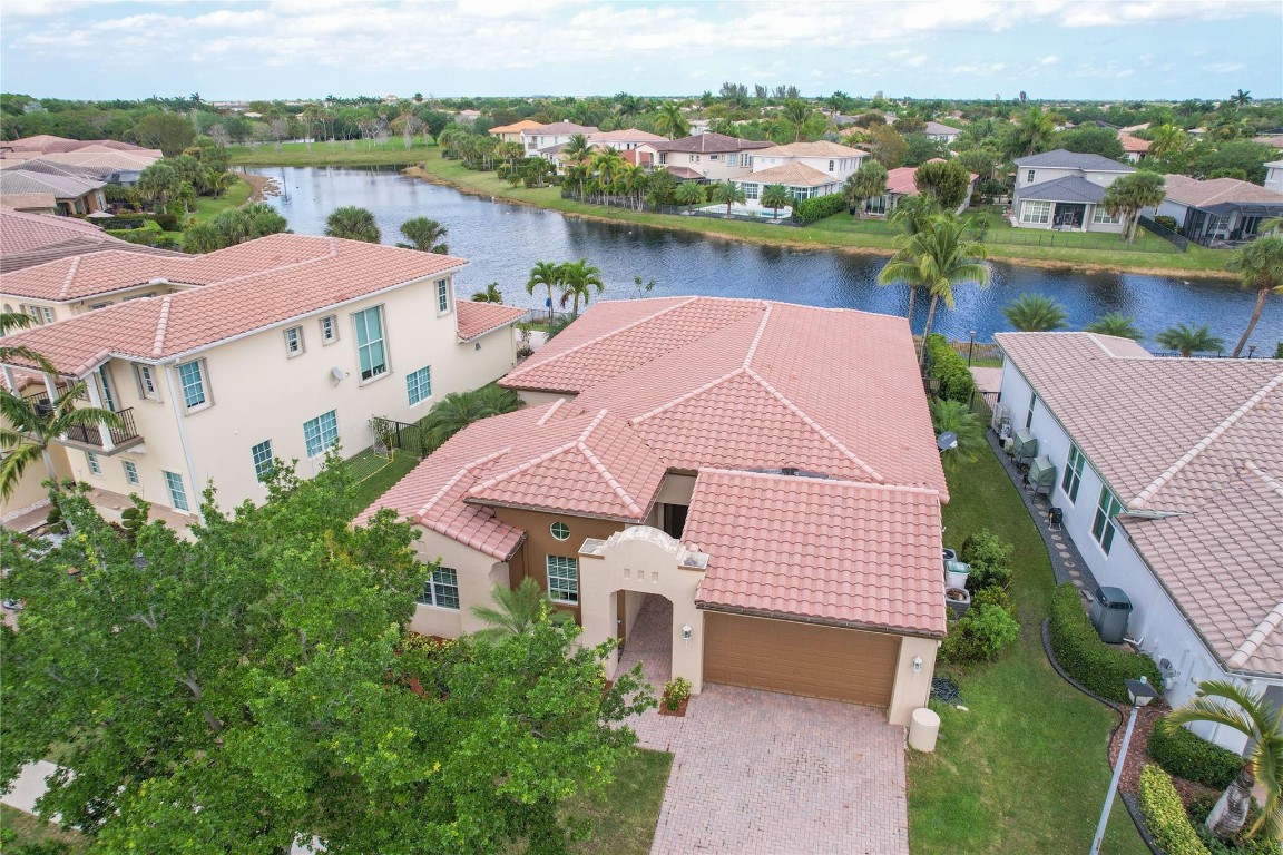 7992 NW 109th Lane, Parkland