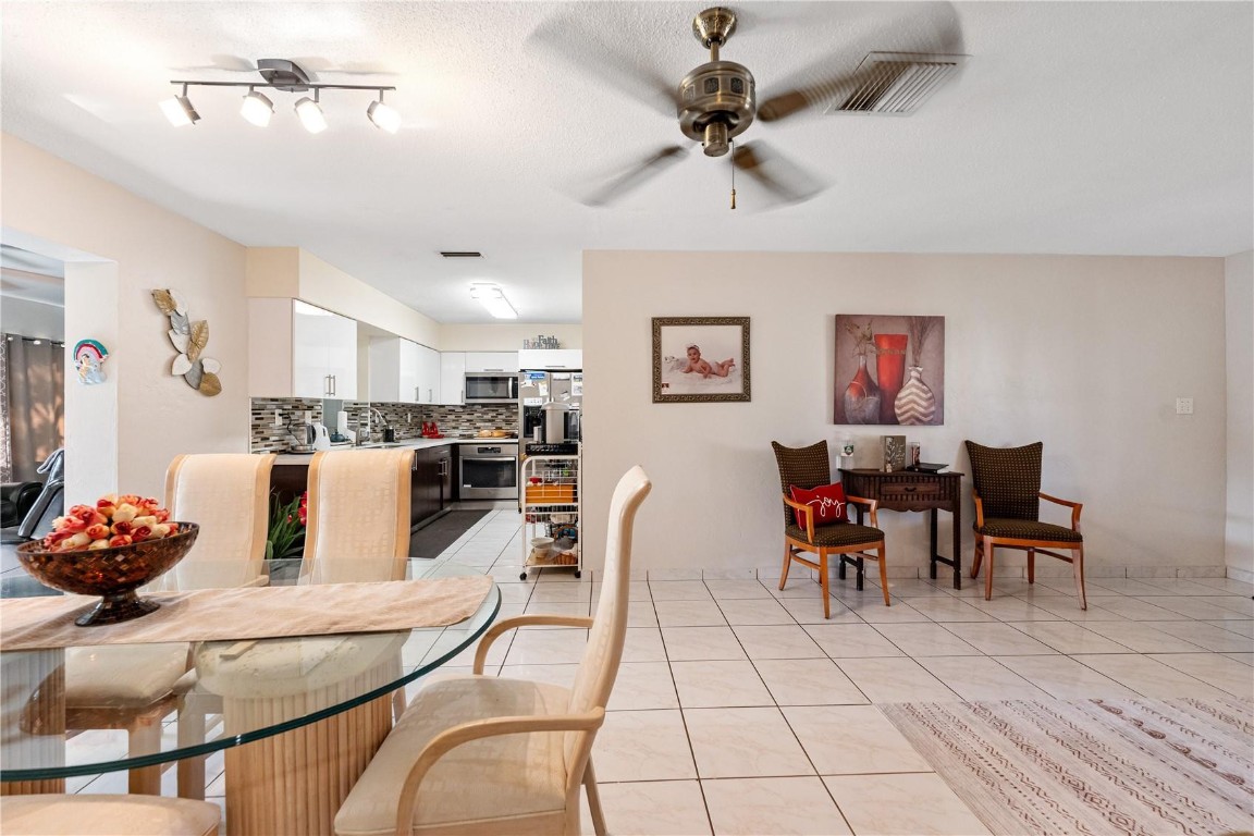 7609 NW 72nd Avenue, Tamarac