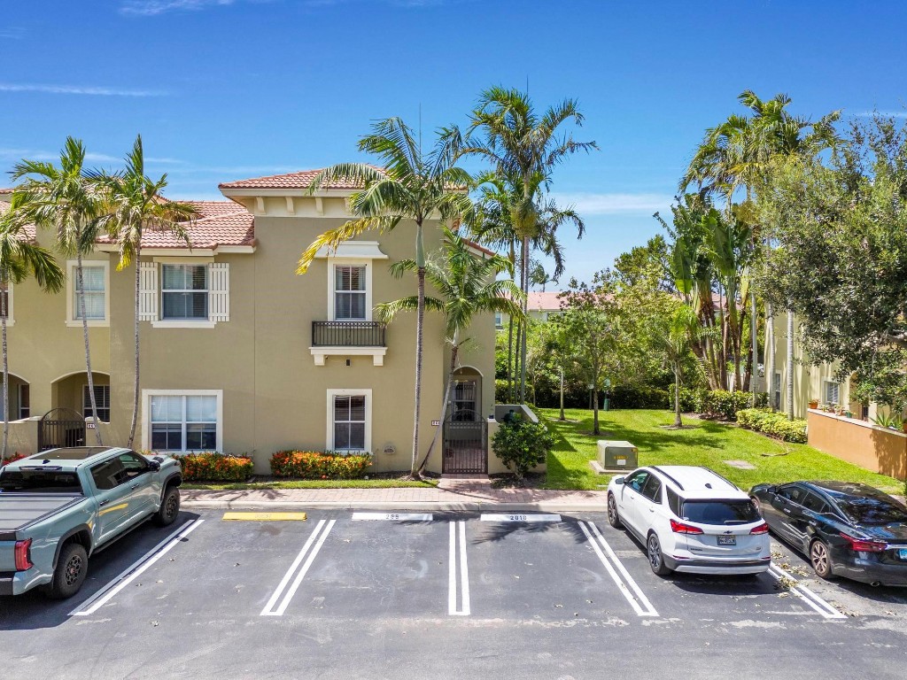 265 Lake Monterey Circle, Boynton Beach