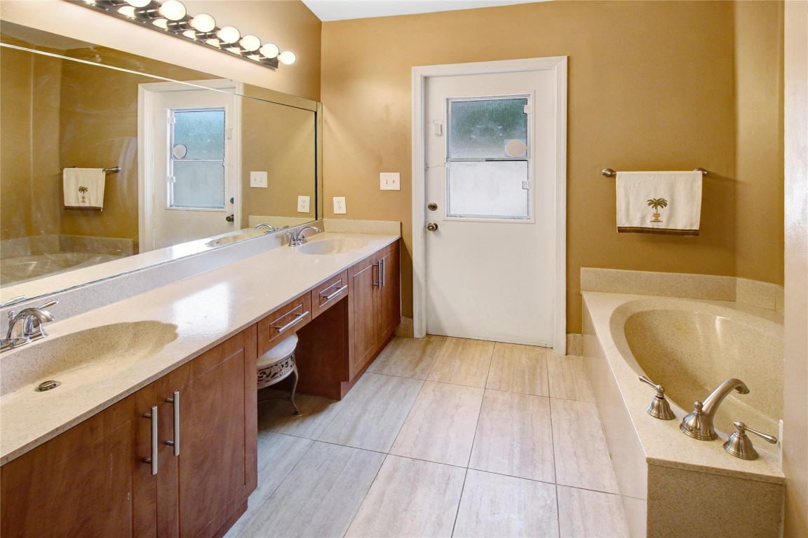 9873 NW 54th Place, Coral Springs