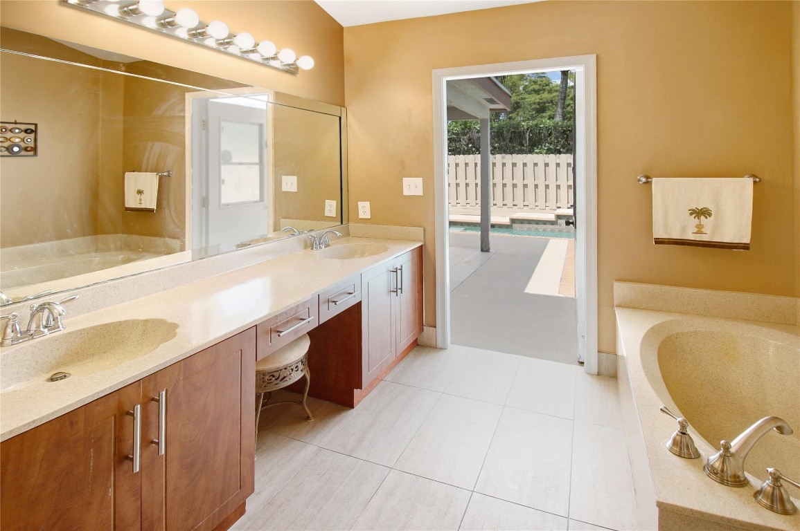 9873 NW 54th Place, Coral Springs