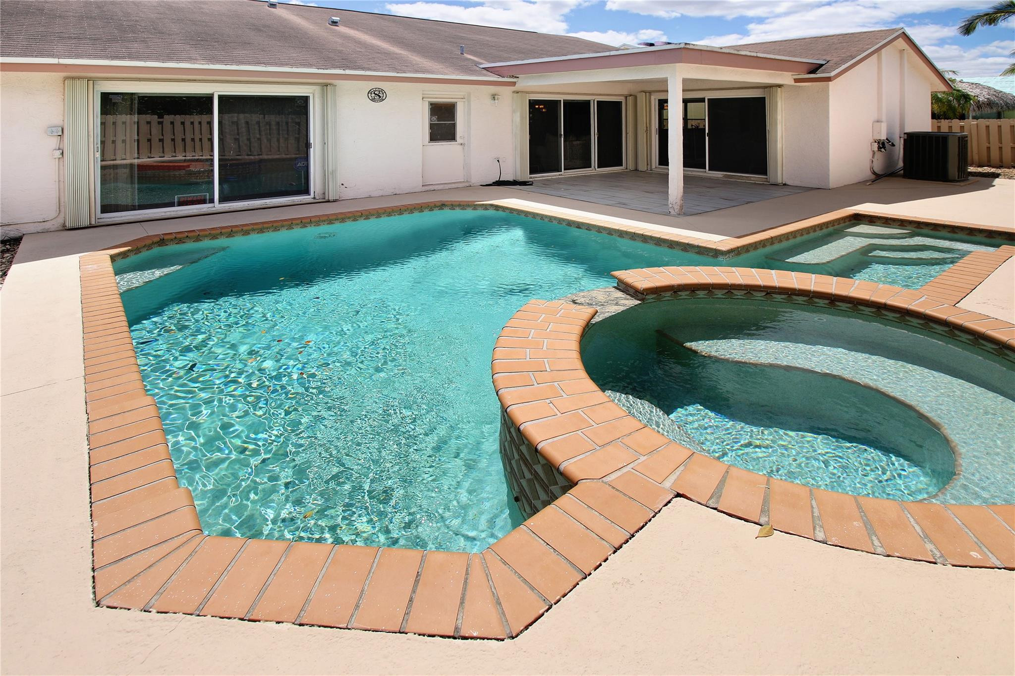 9873 NW 54th Place, Coral Springs