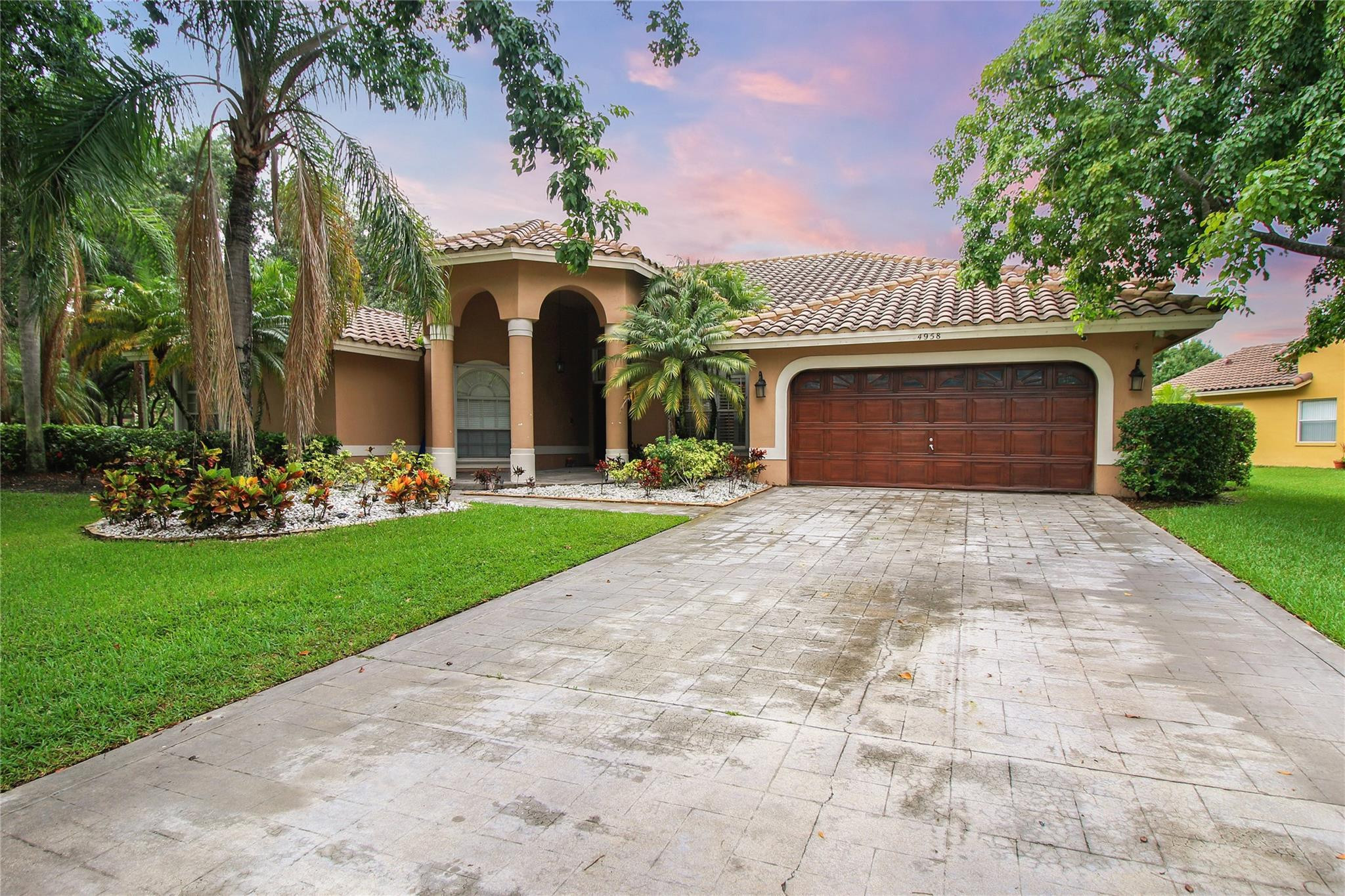 4958 Kensington Cir