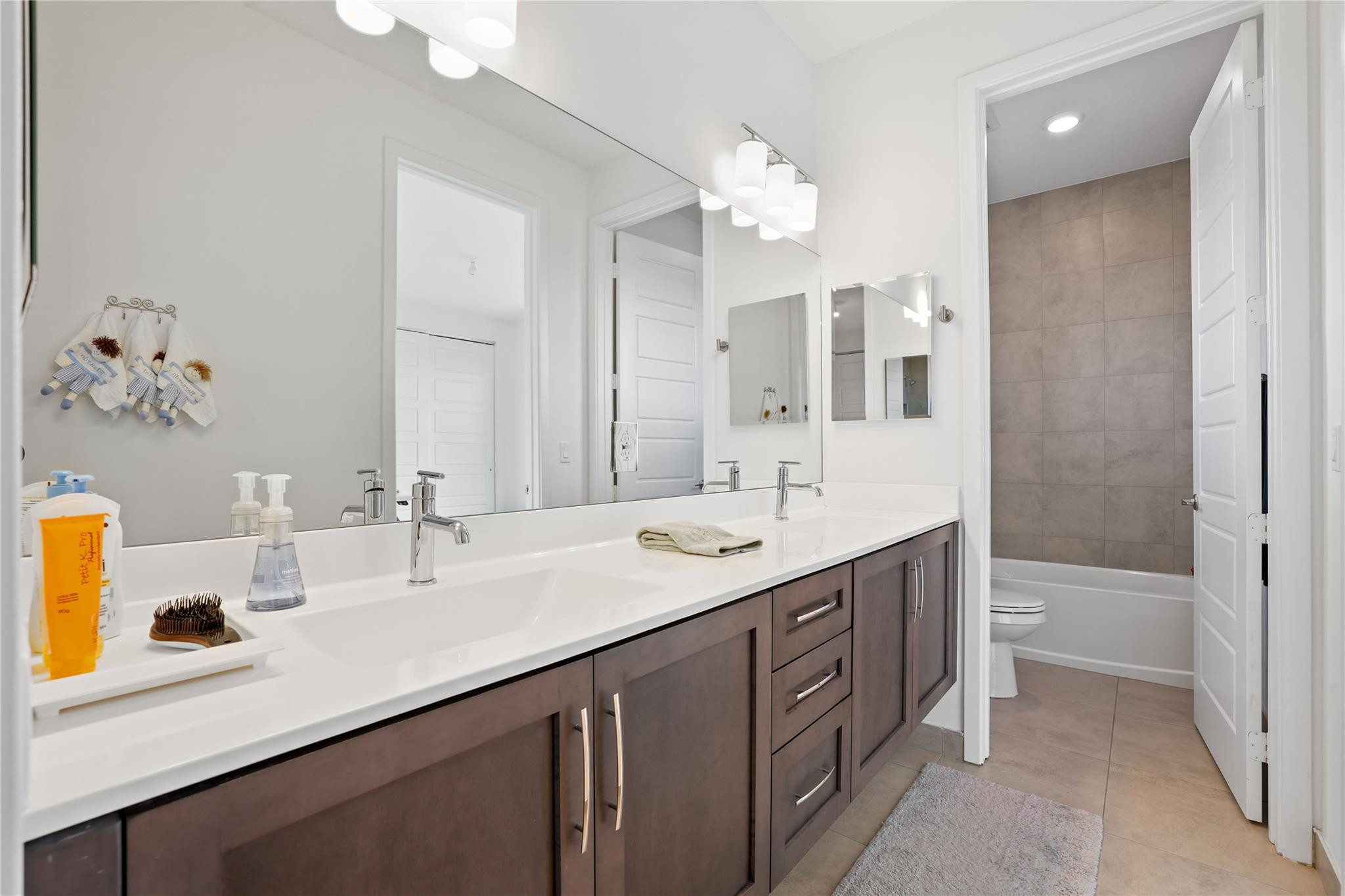 8663 Pacifica Ln