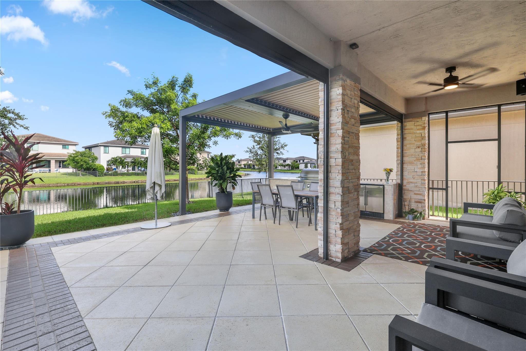 8663 Pacifica Ln