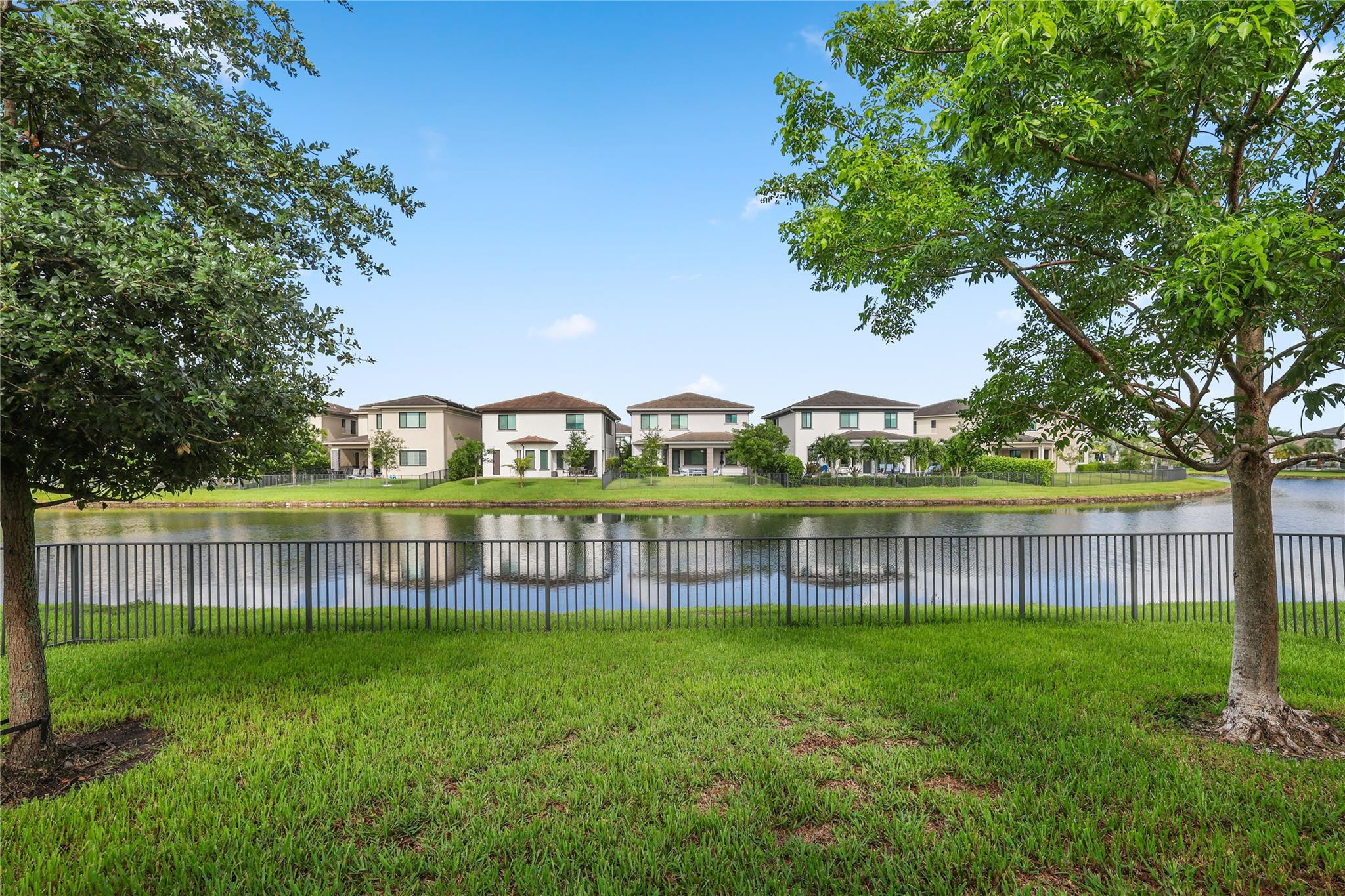 8663 Pacifica Ln