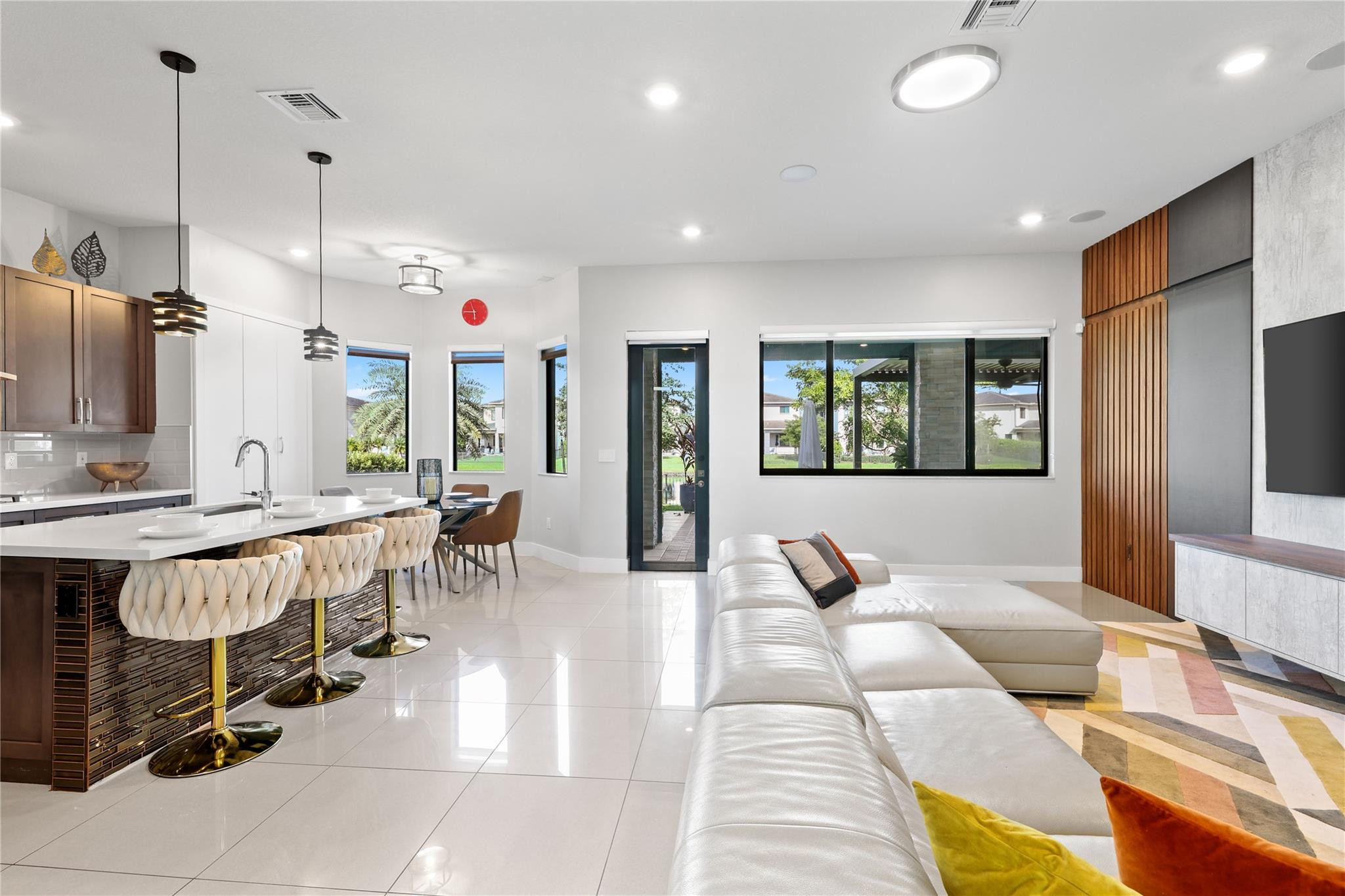 8663 Pacifica Ln