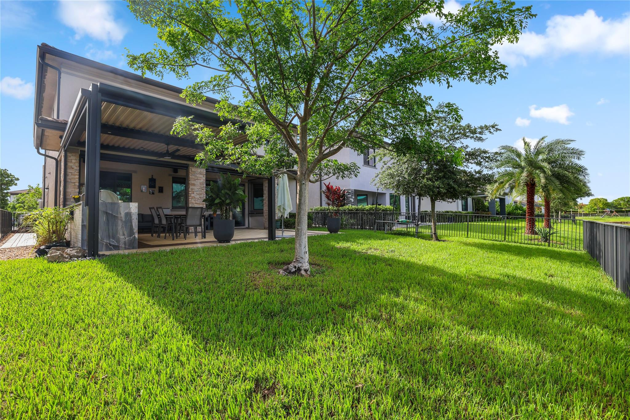 8663 Pacifica Ln