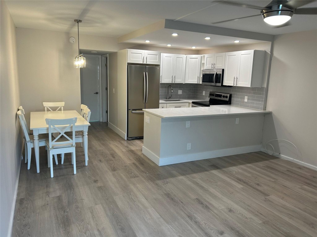 423 Markham T 423, Deerfield Beach Unit: 423