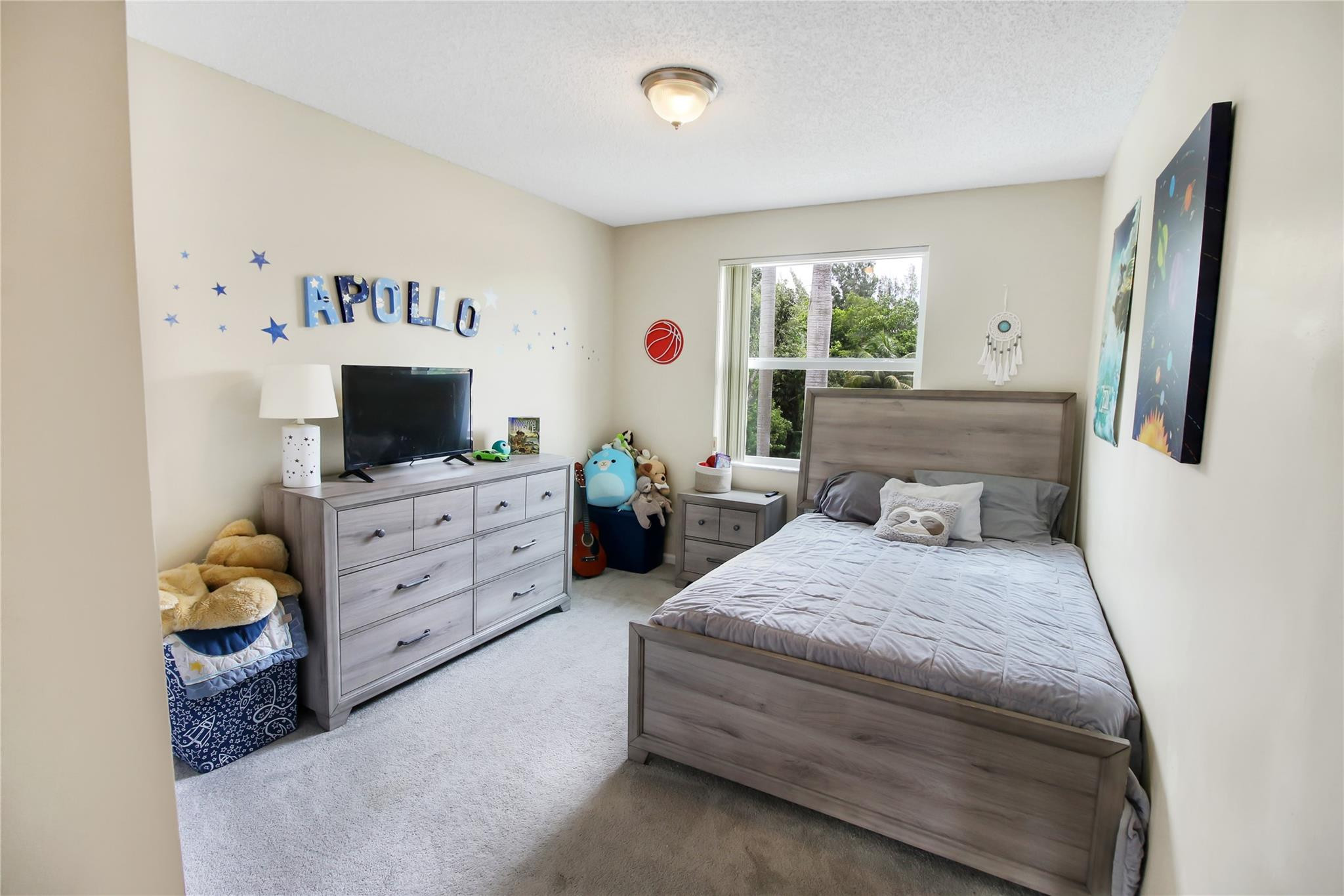 3286 NW 68th Ave