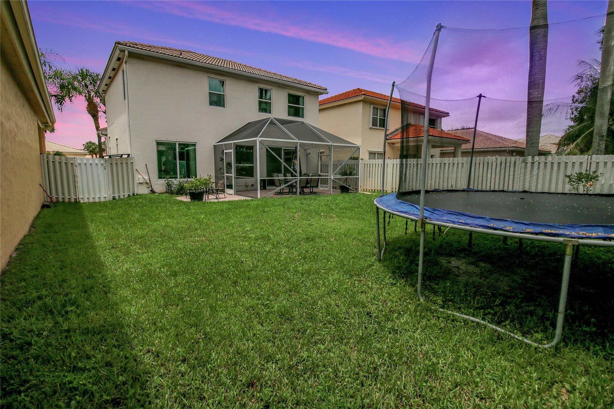 3286 NW 68th Ave