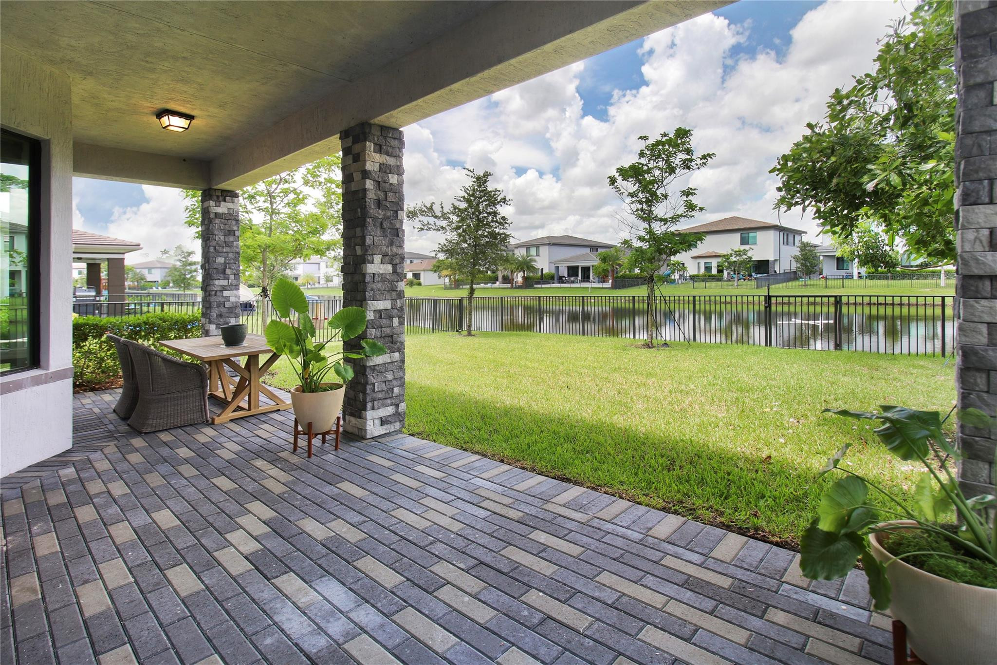 10705 Aqua Ct