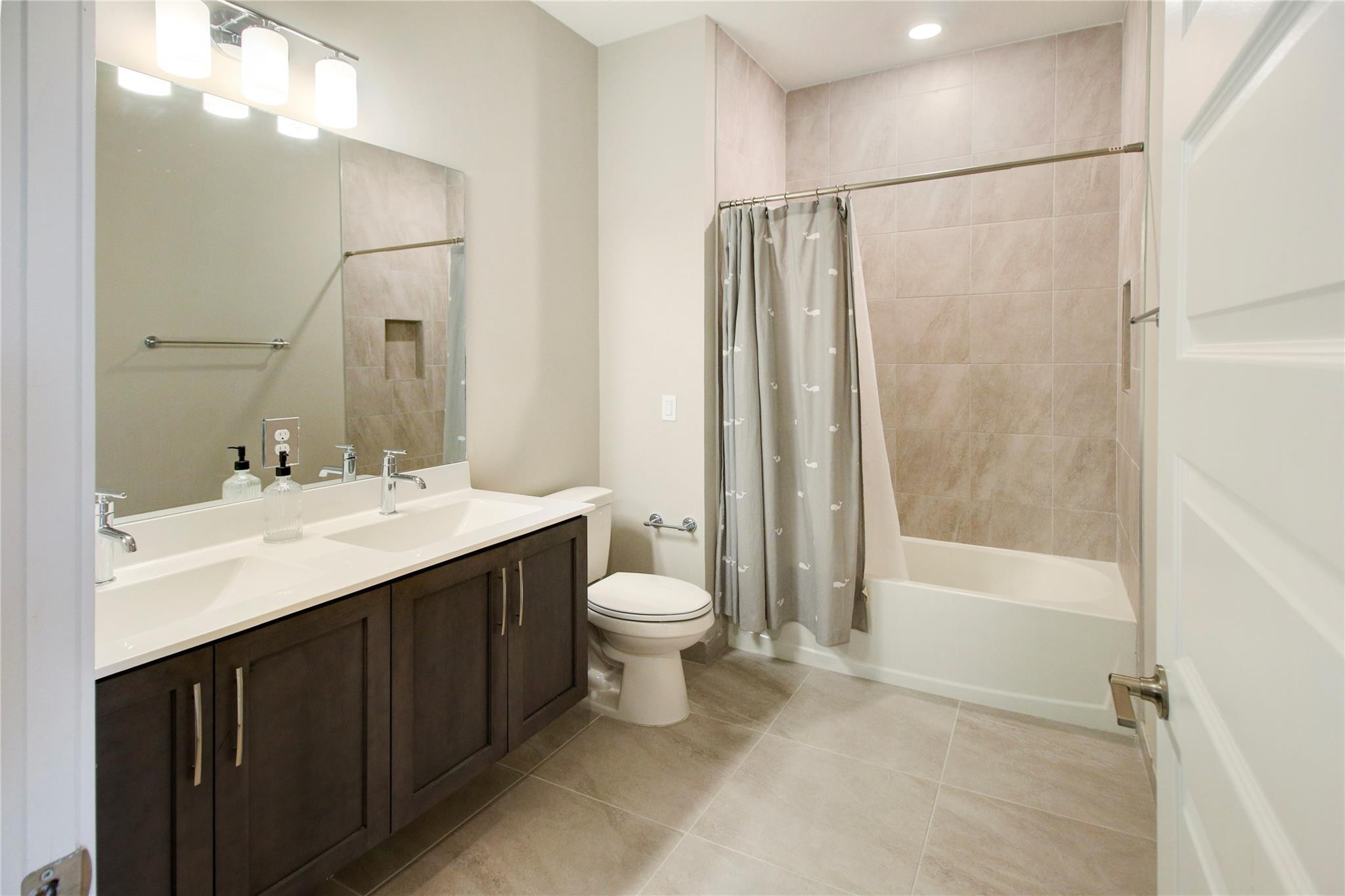 10705 Aqua Ct