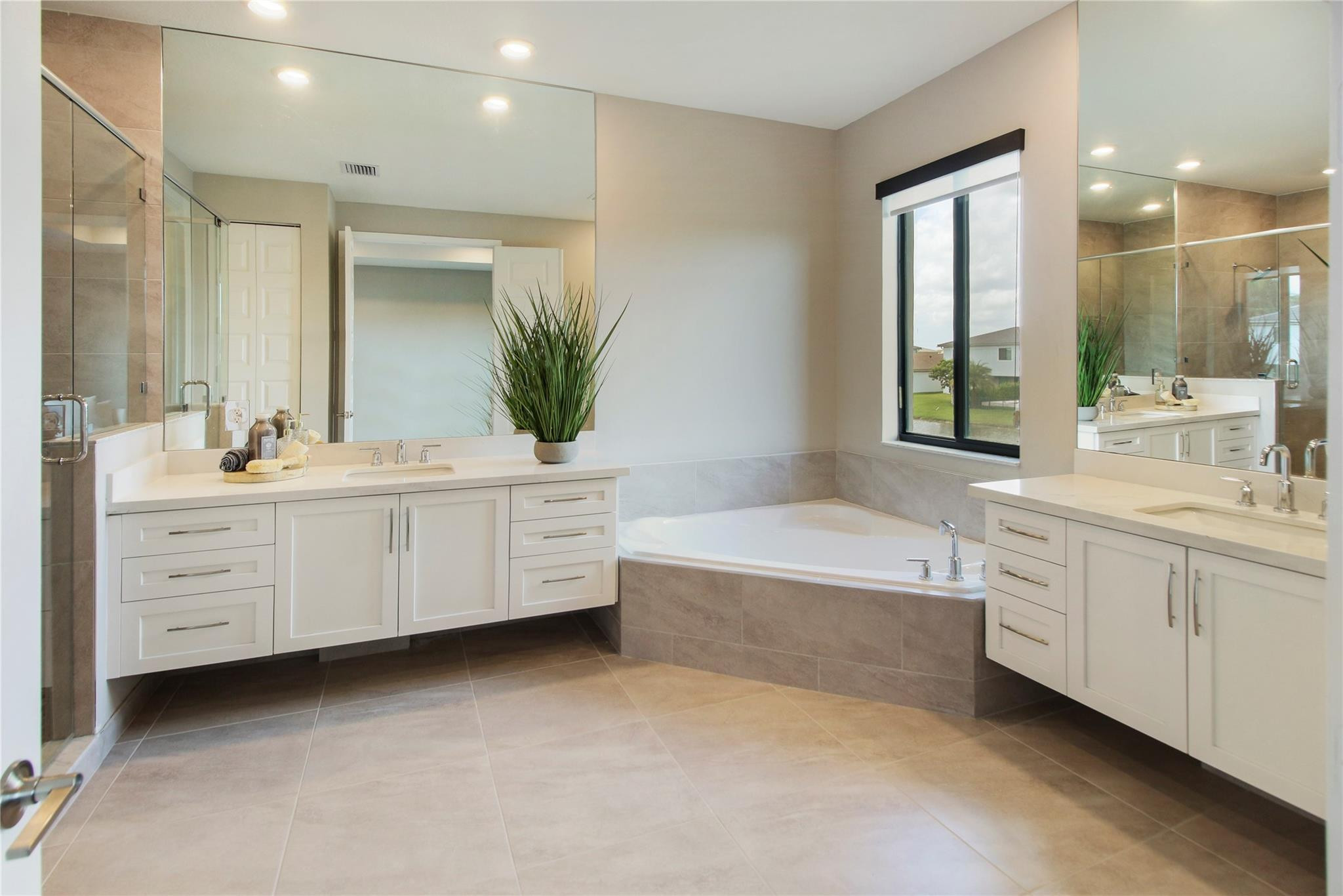10705 Aqua Ct