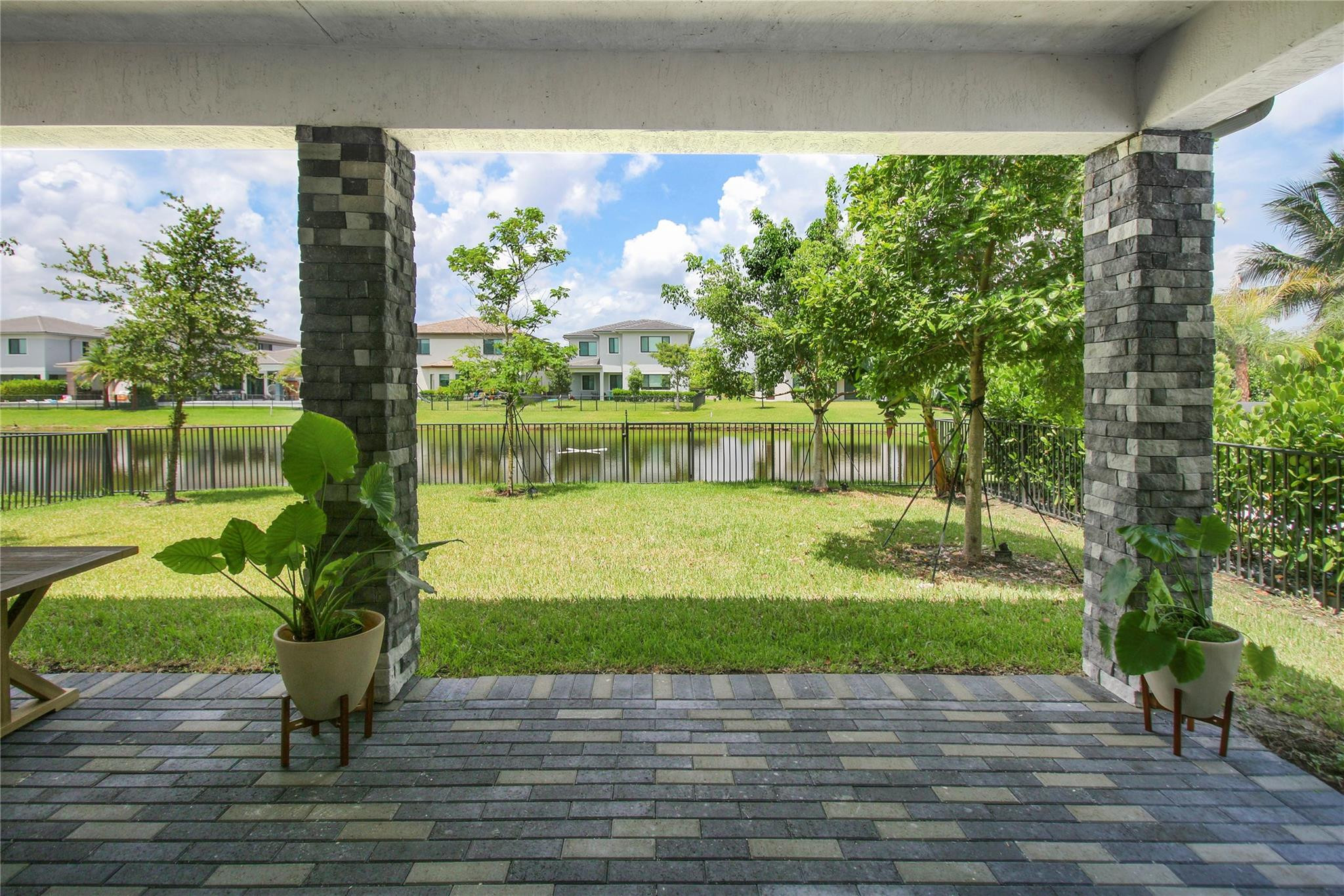 10705 Aqua Ct