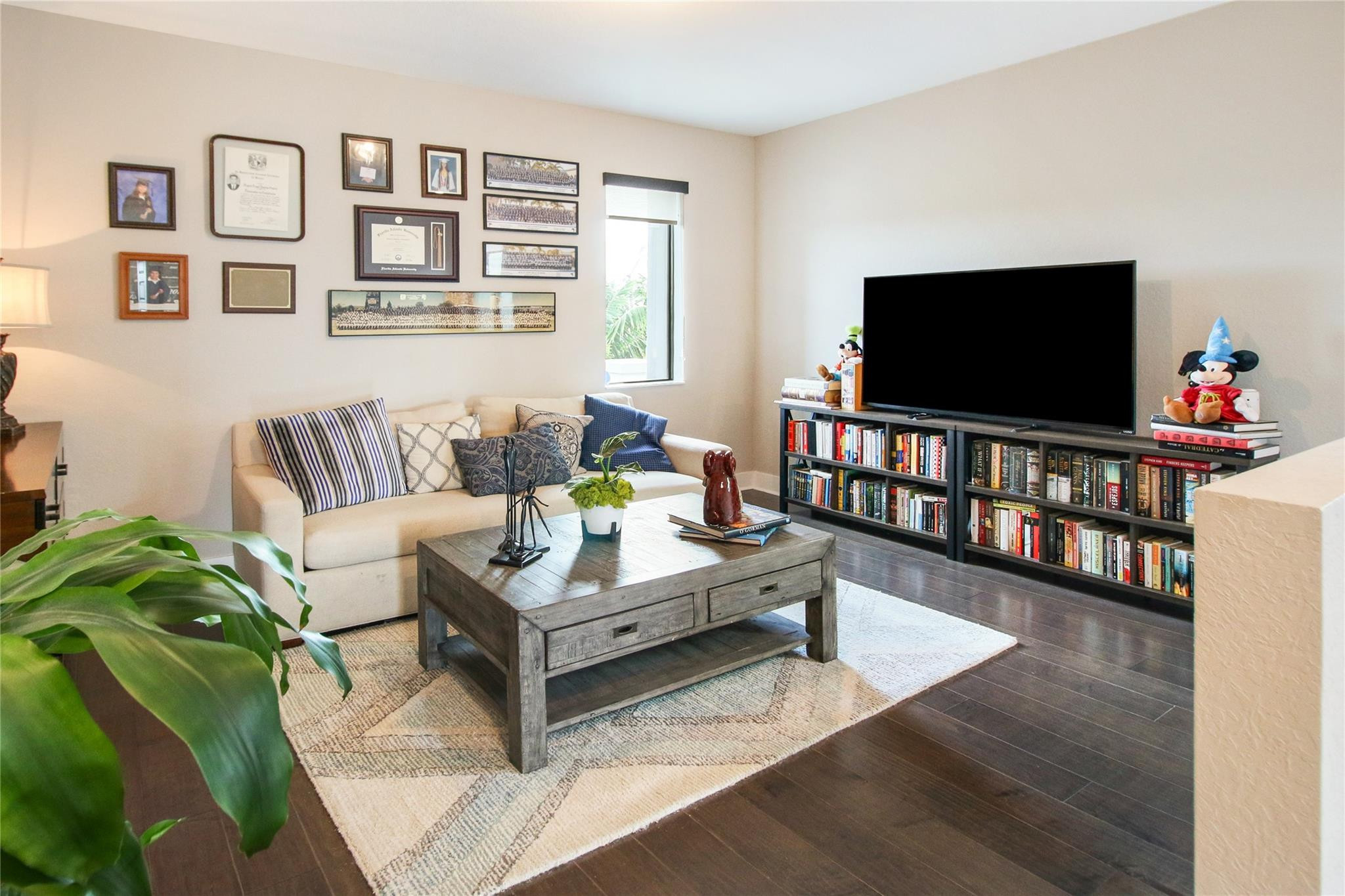 10705 Aqua Ct