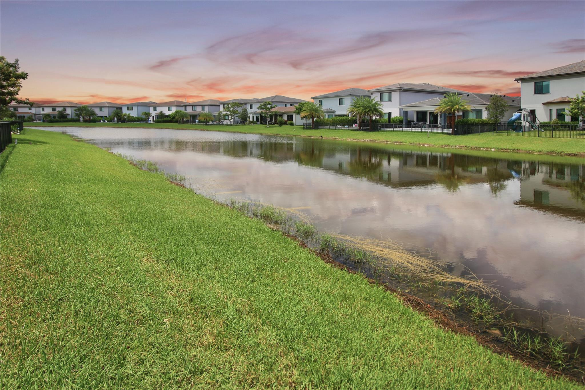 10705 Aqua Ct