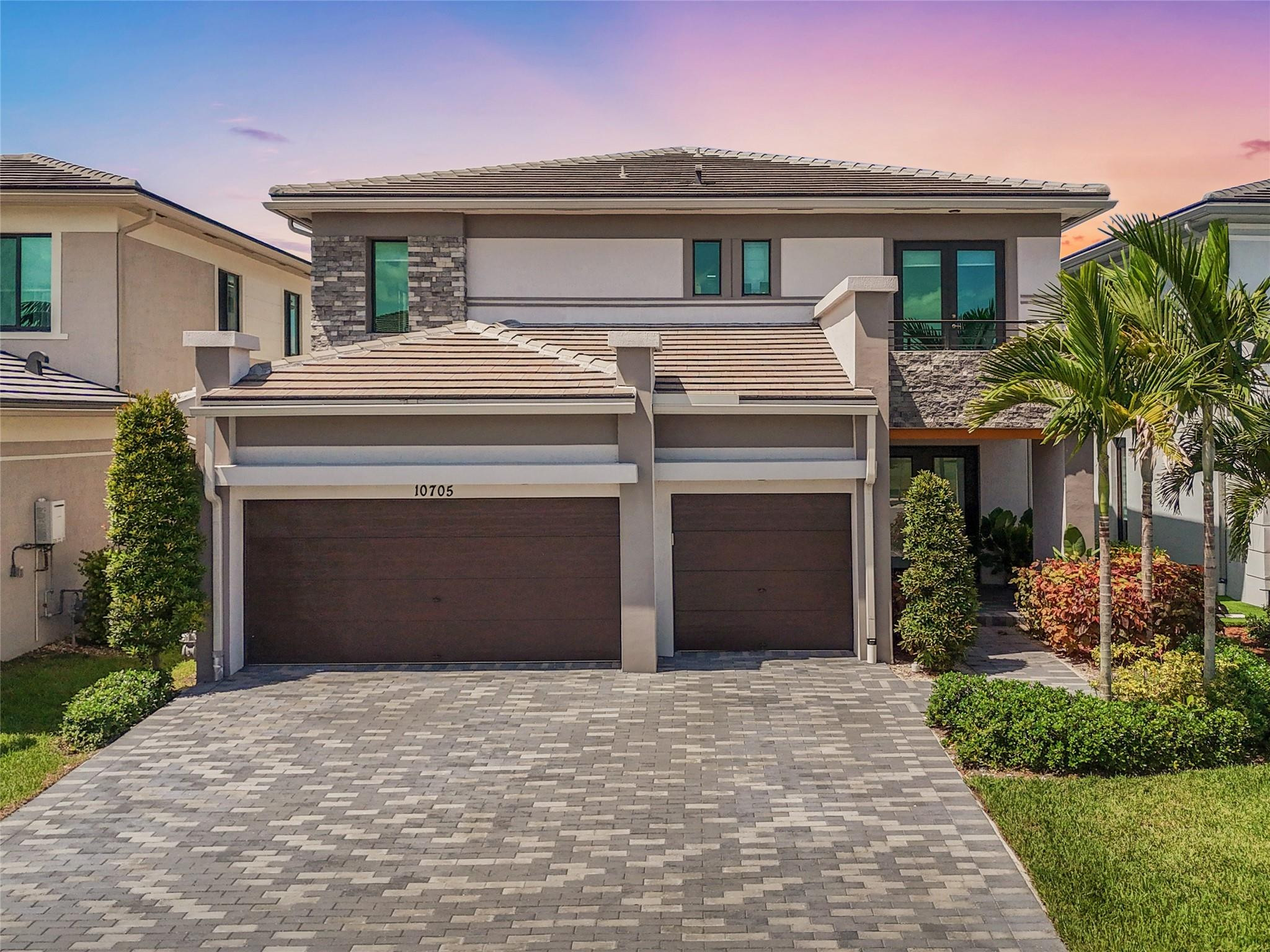 10705 Aqua Ct