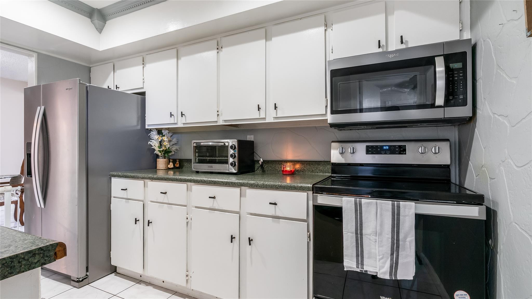 7670 Hope Street, Hollywood