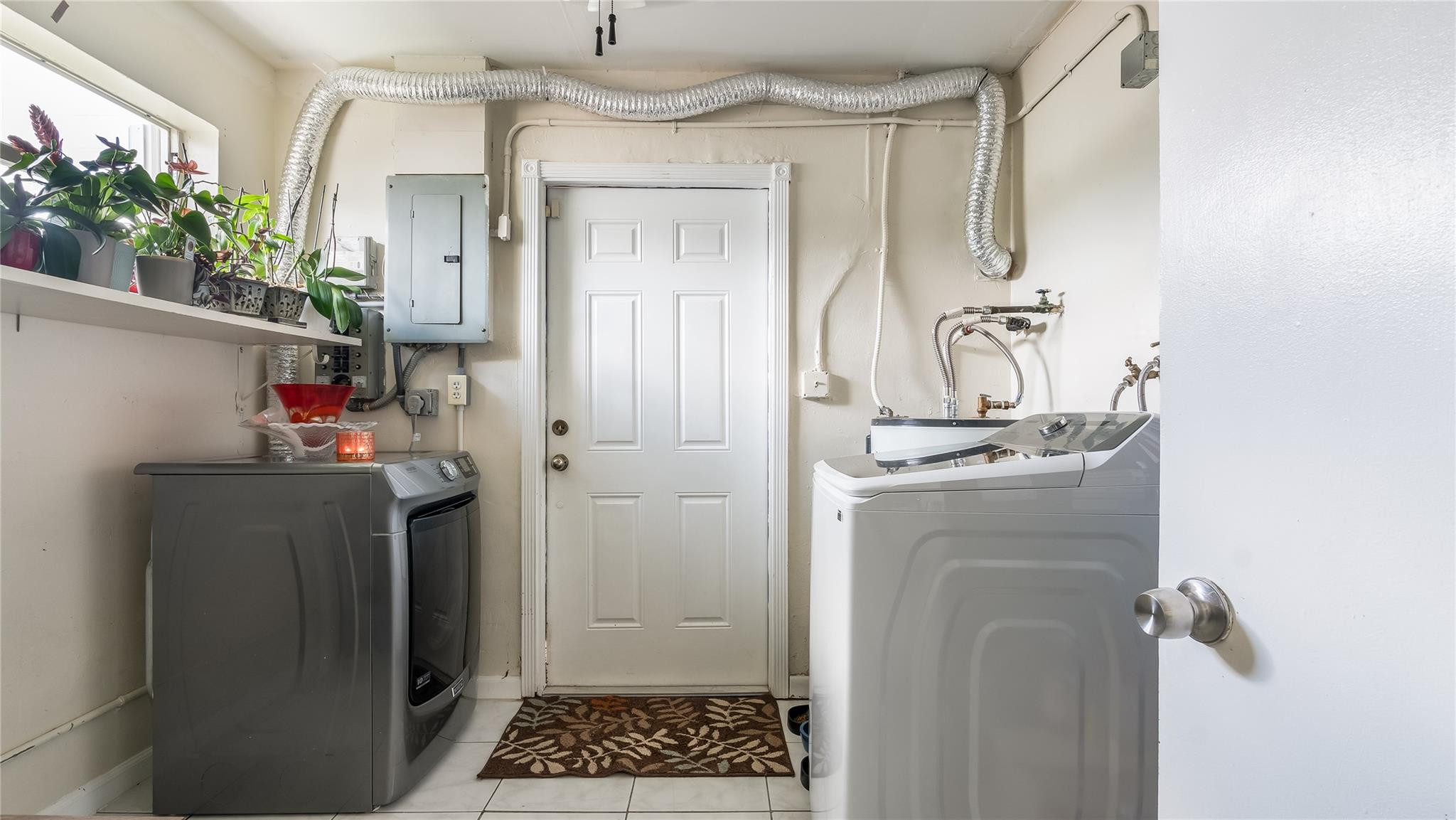 7670 Hope Street, Hollywood