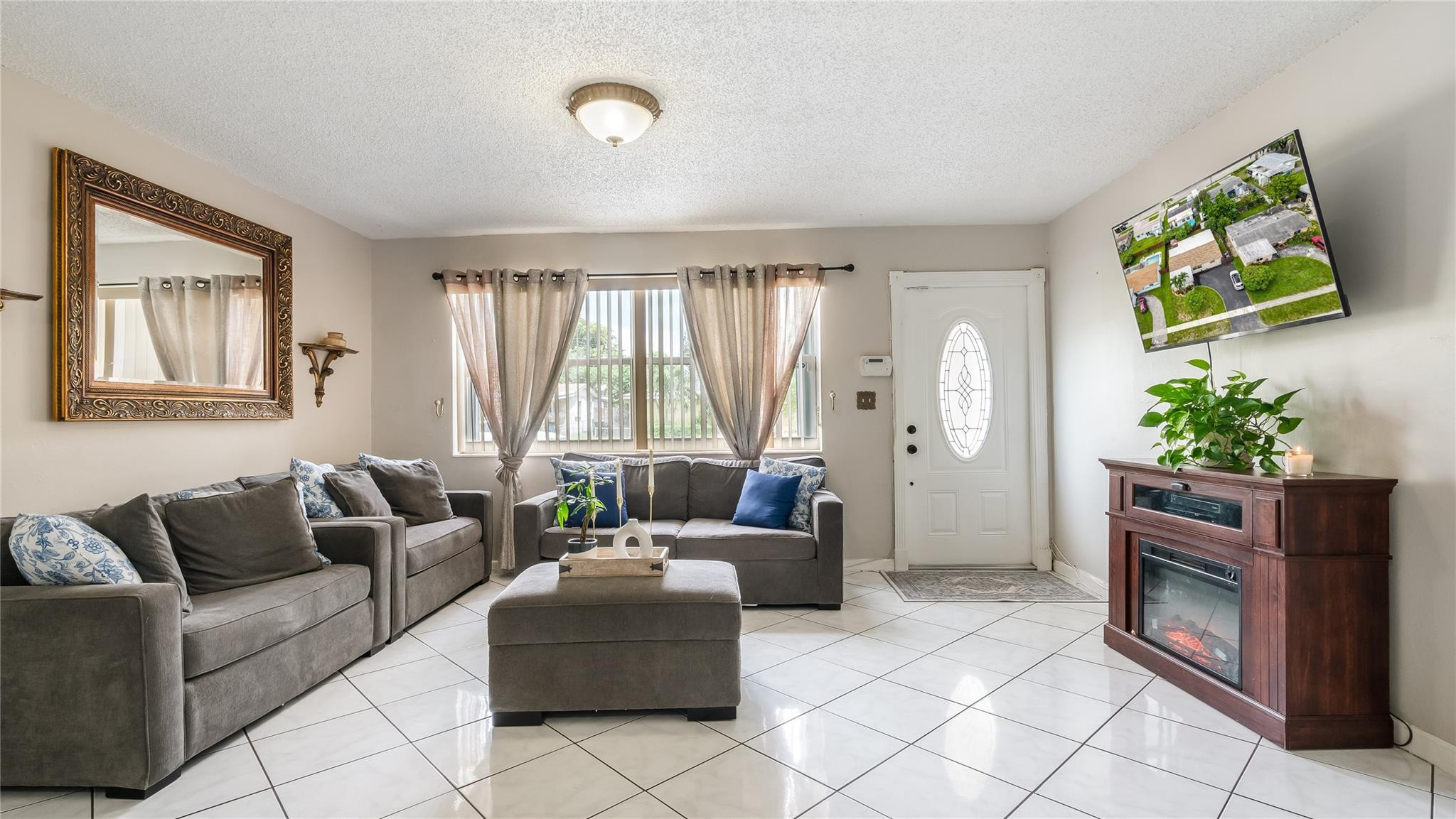 7670 Hope Street, Hollywood