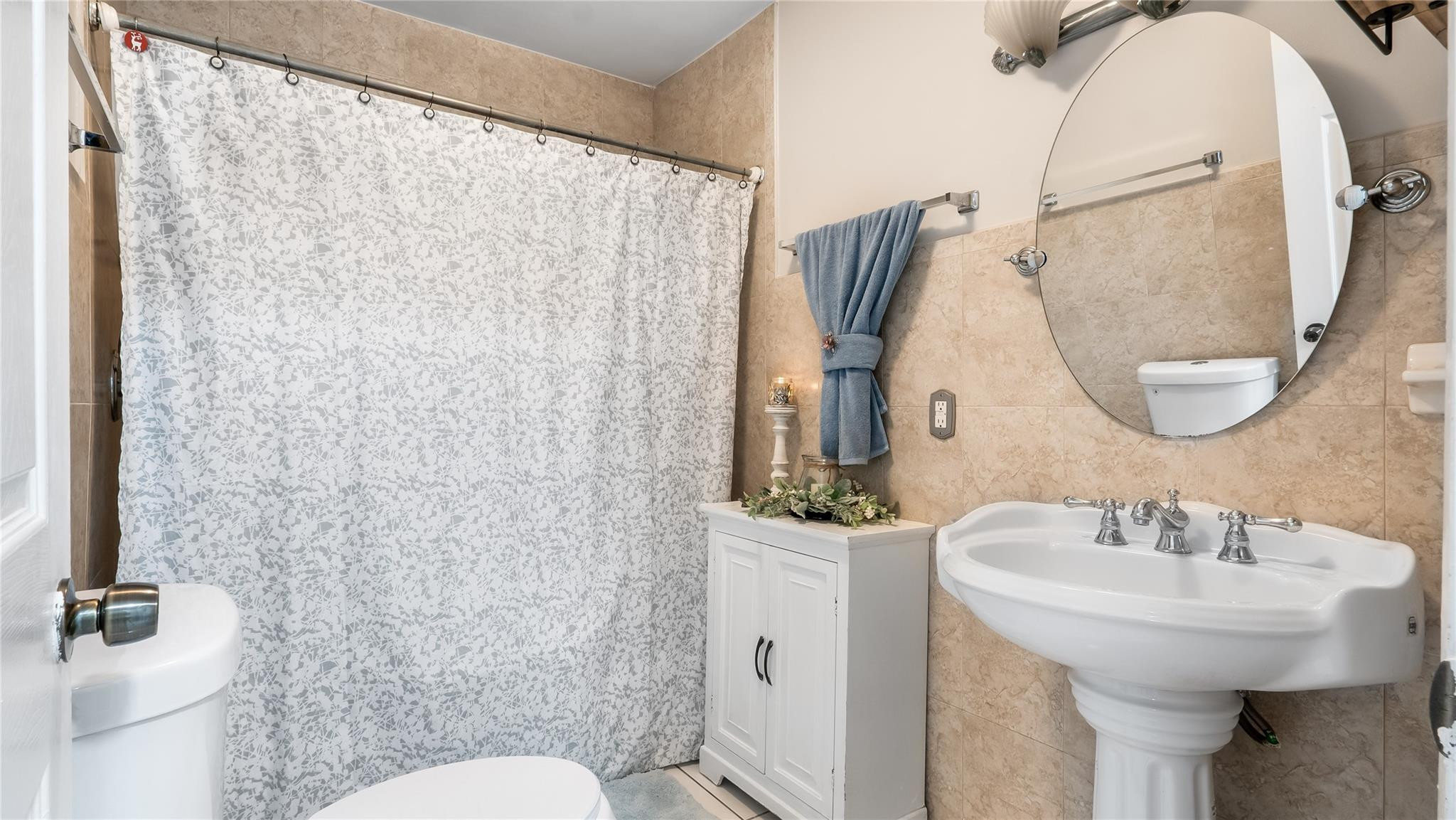 7670 Hope Street, Hollywood