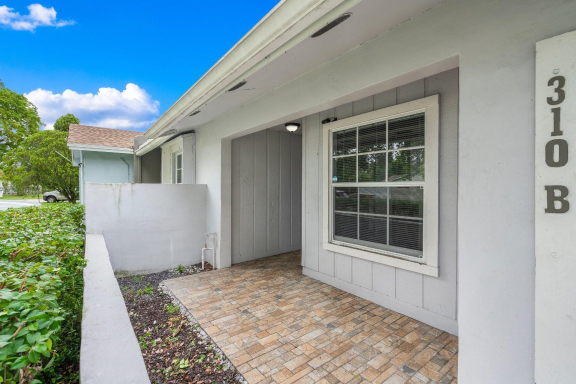 310 Lakewood Circle, Margate