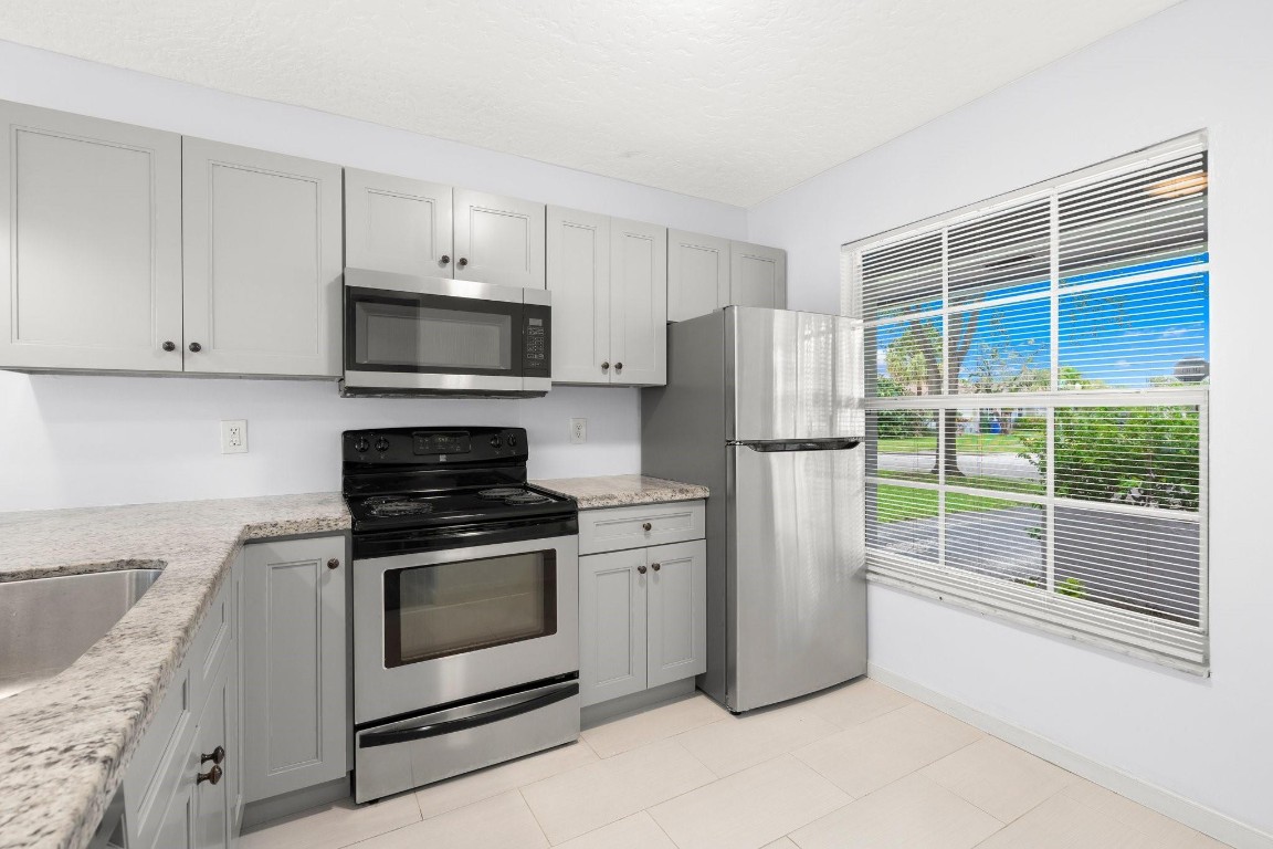 310 Lakewood Circle, Margate