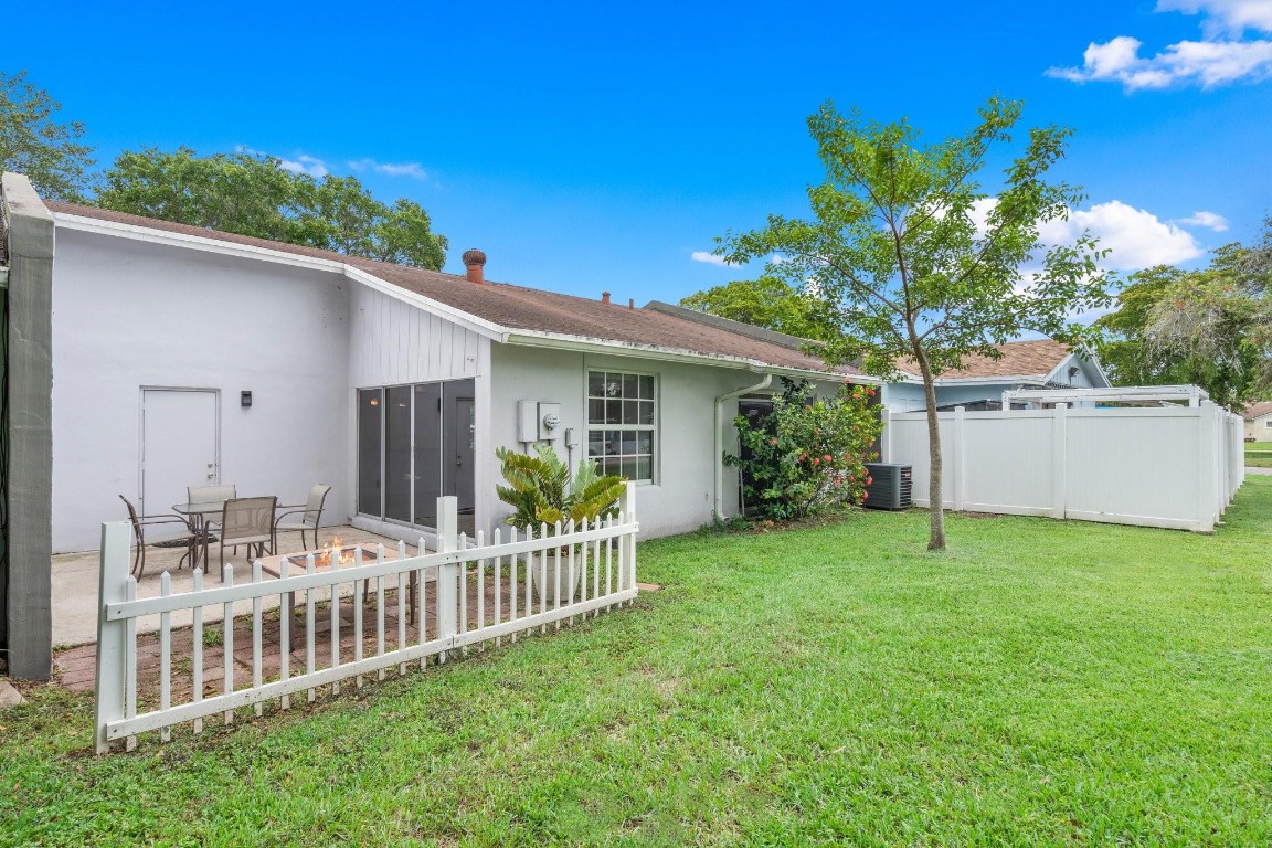 310 Lakewood Circle, Margate