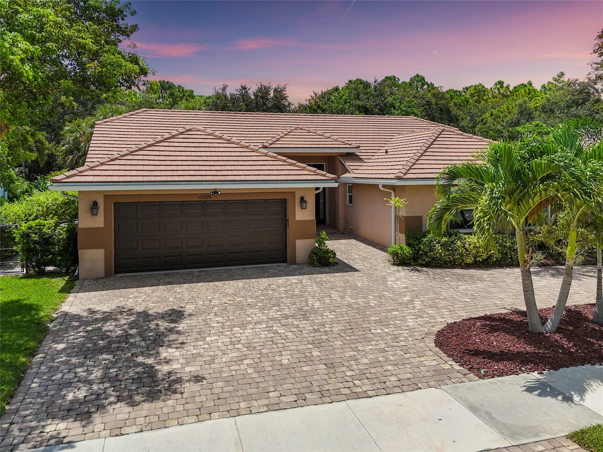 4320 NW 51st St