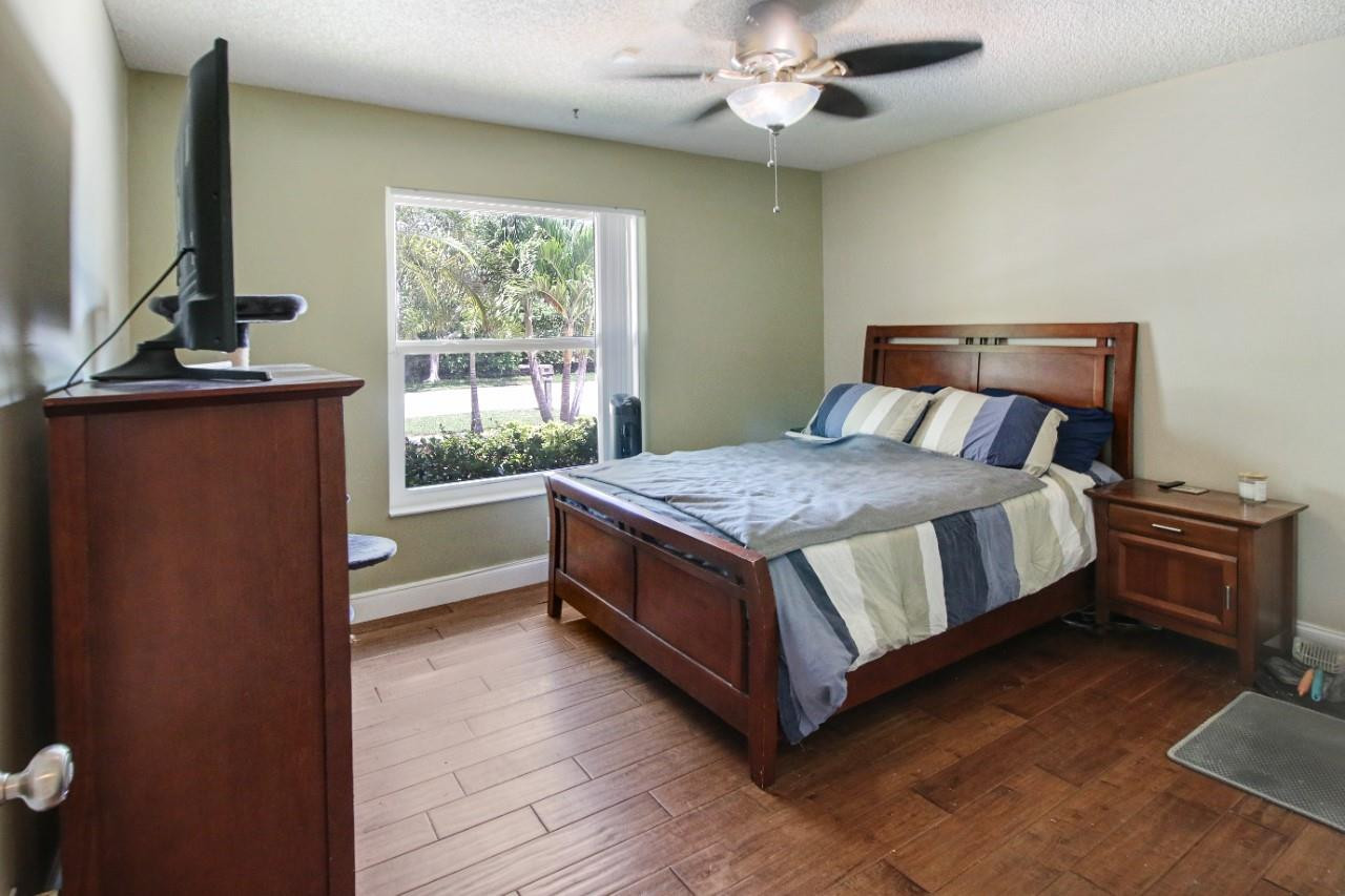 4320 NW 51st St