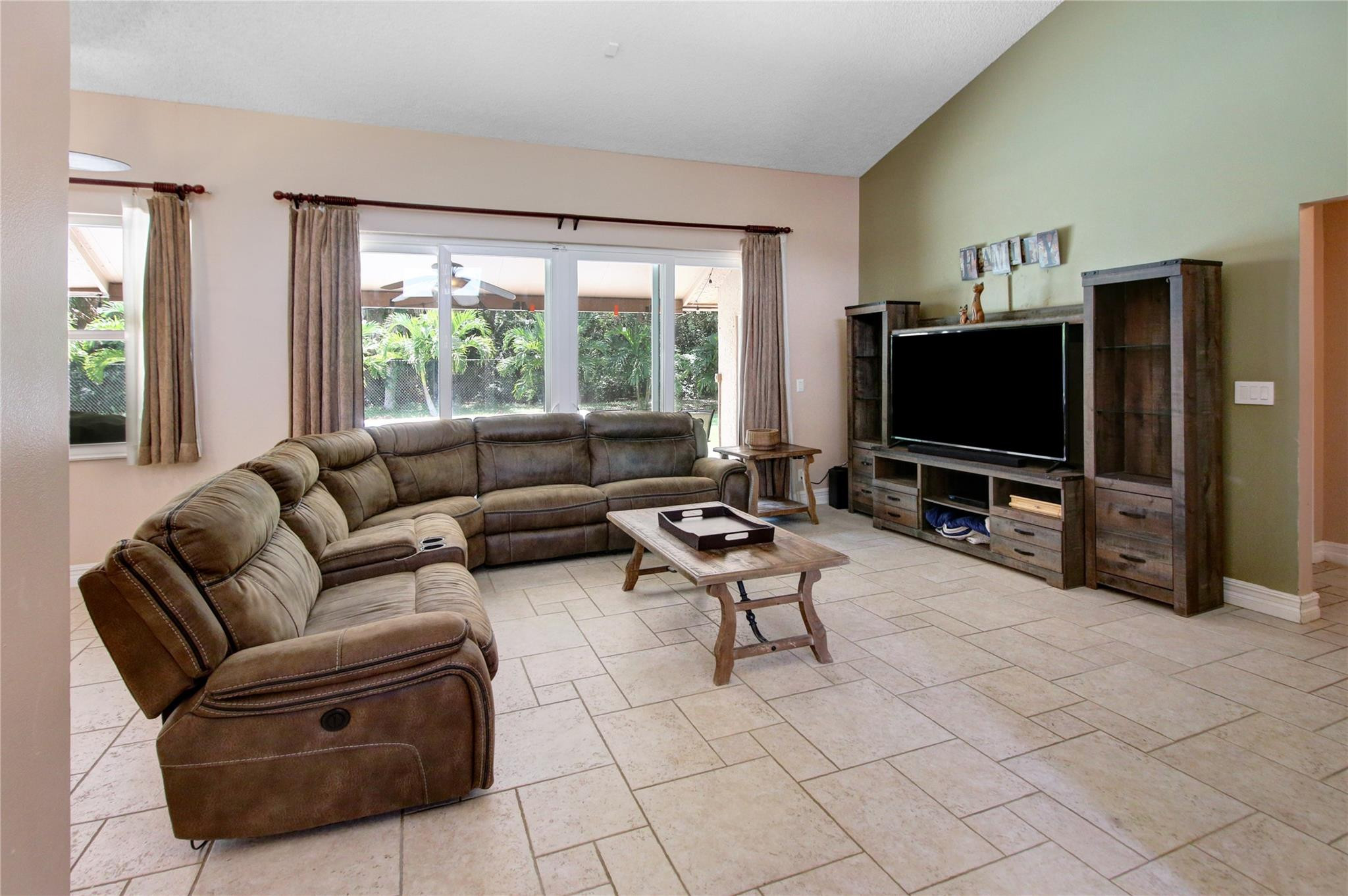 4320 NW 51st St