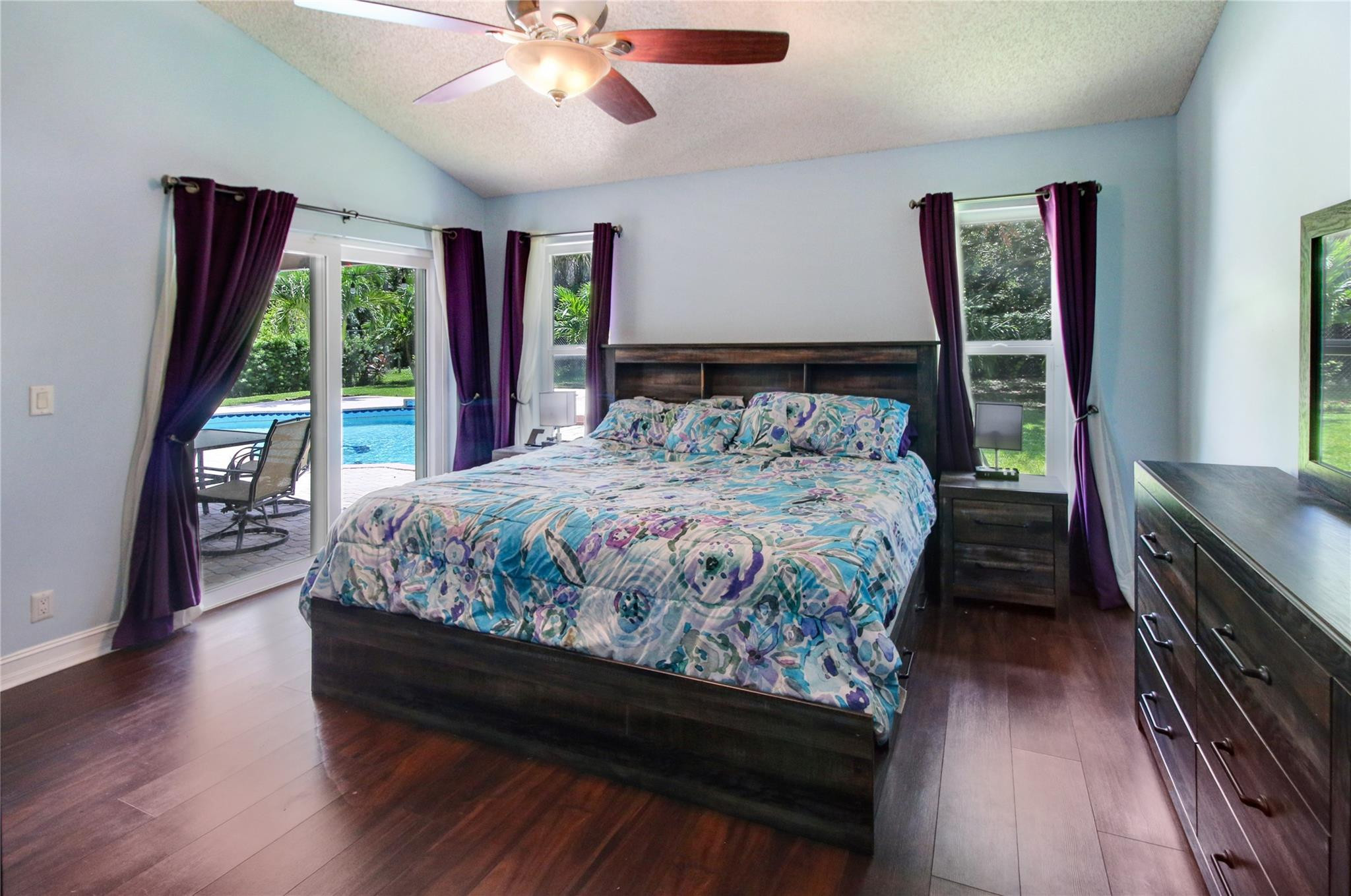 4320 NW 51st St