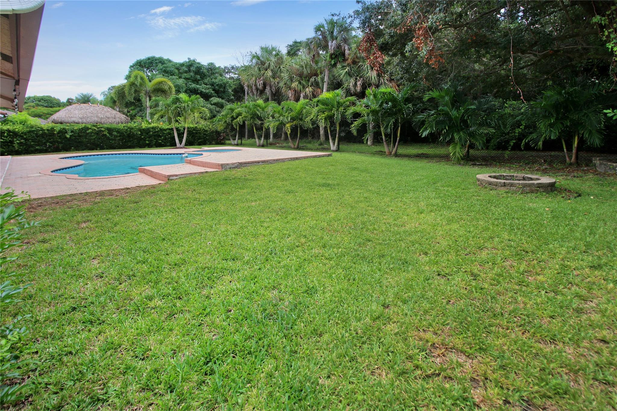 4320 NW 51st St