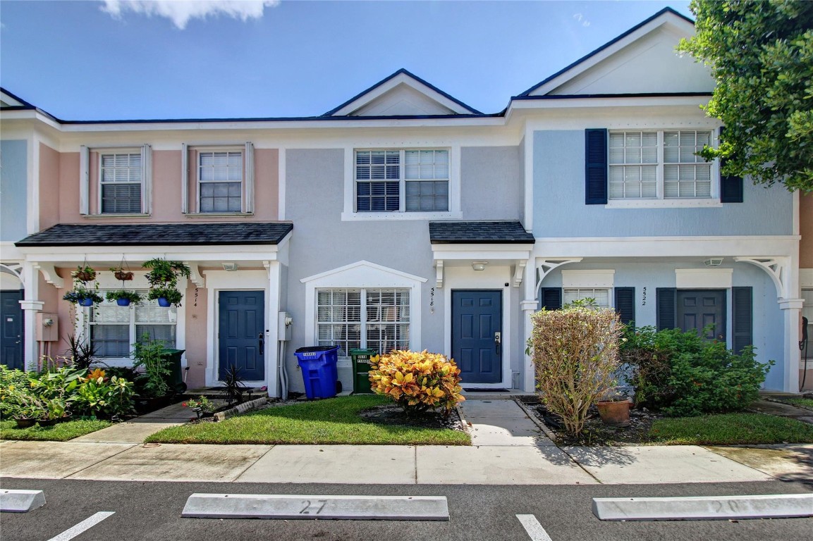 5518 Parade Place 27, Margate Unit: 27