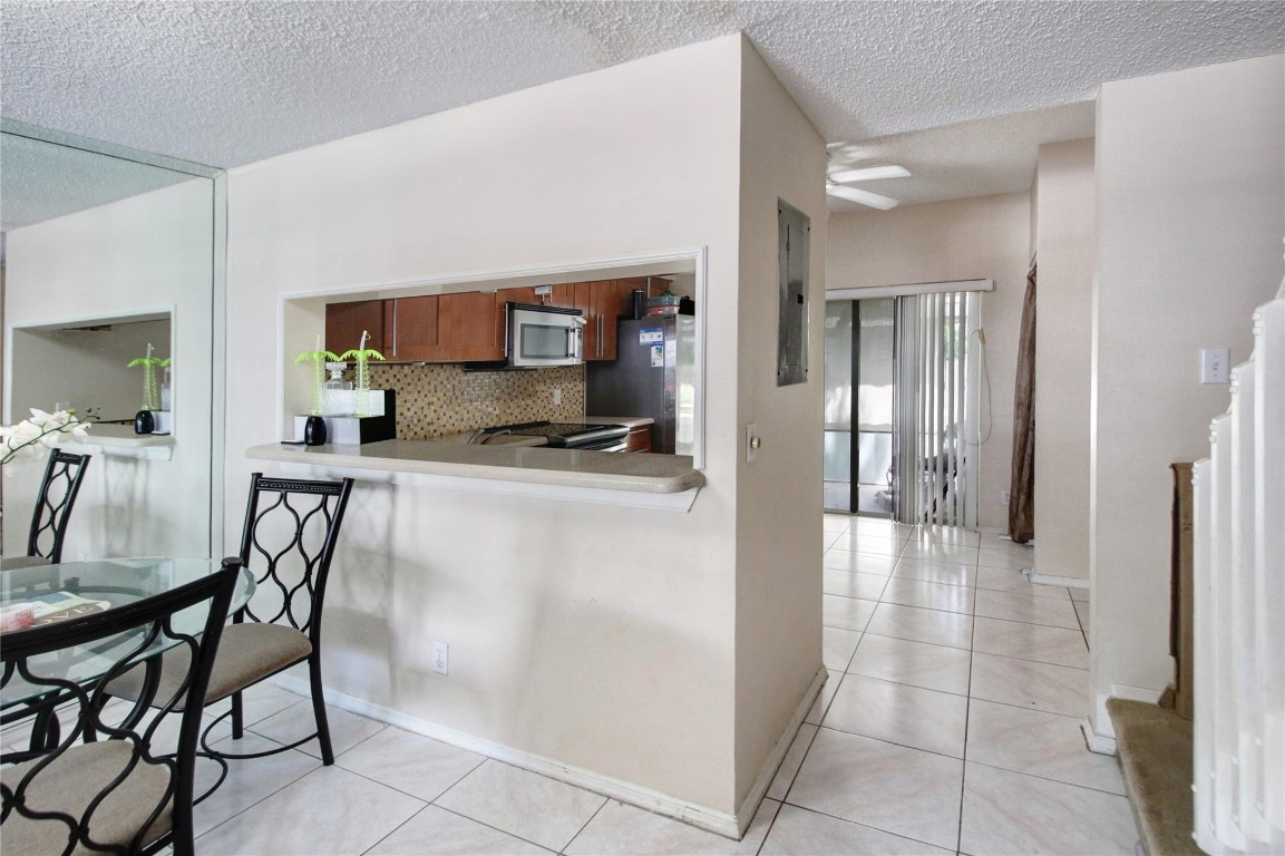 5518 Parade Place 27, Margate Unit: 27