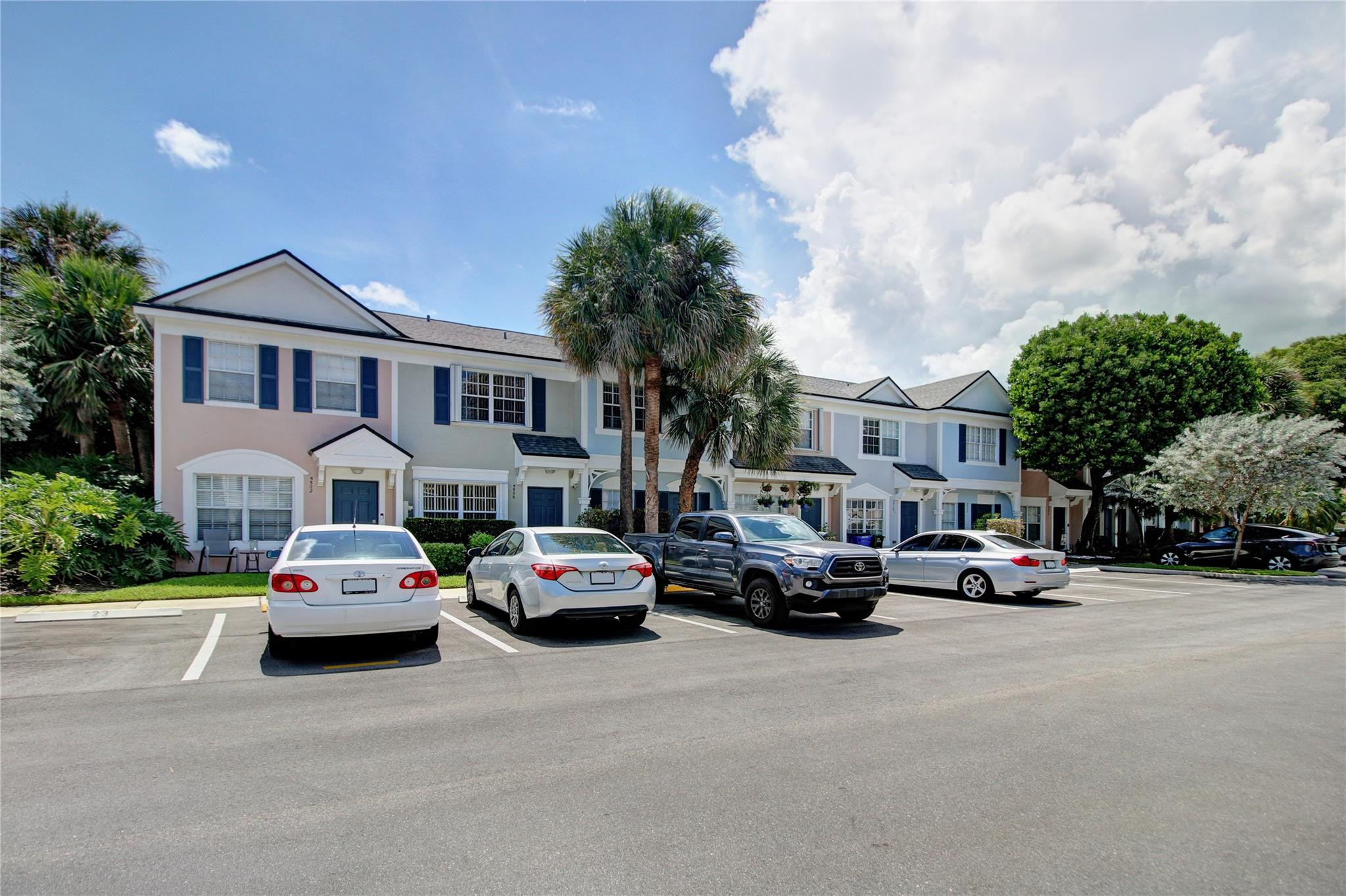 5518 Parade Place 27, Margate Unit: 27